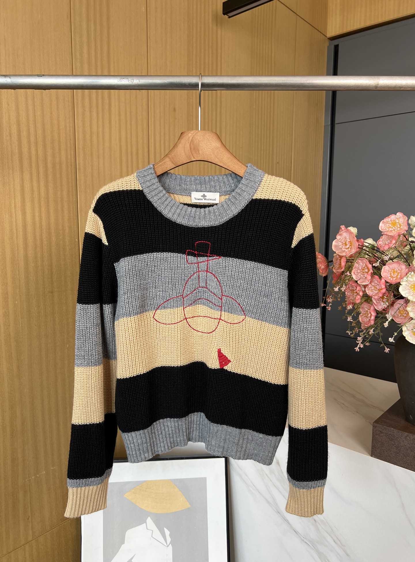 NO:548781,Vivienne Westwood Queen Mother, new autumn and winter style, Saturn embroidery striped knitted sweater, classic brand logo contrast embroidery embroidery embroidery, striped splicing design, casual style, SML, sweaters, alexander wang19860909Vivienne Westwood西太后 秋冬新款 土星刺绣条纹针织毛衣、经典品牌logo撞色刺绣点缀、条纹拼接设计、休闲版型 码数SML,,sweaters,alexander wang,Women's clothing