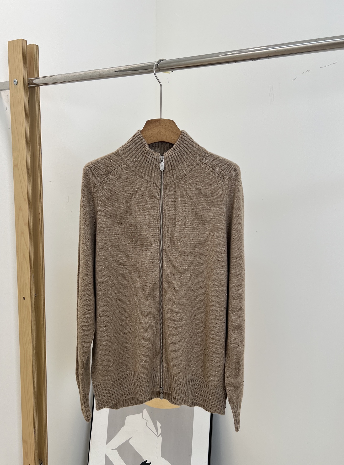 NO:560368,Brunello Cucinelli BC new autumn and winter zipper knitted cardigan, half-high collar + zipper design, fine knitted texture, ribbed cuffs and hem, easy to get a lazy and high-end feel, casual fit, size S M L,, brunello cucinelli, alexander wang19860909Brunello Cucinelli BC秋冬新款 拉链针织开衫、半高领+拉链设计、针织纹理细腻、袖口和下摆罗纹收口、轻松get慵懒高级感、休闲版型 码数S M L,,brunello cucinelli,alexander wang,Women's clothing