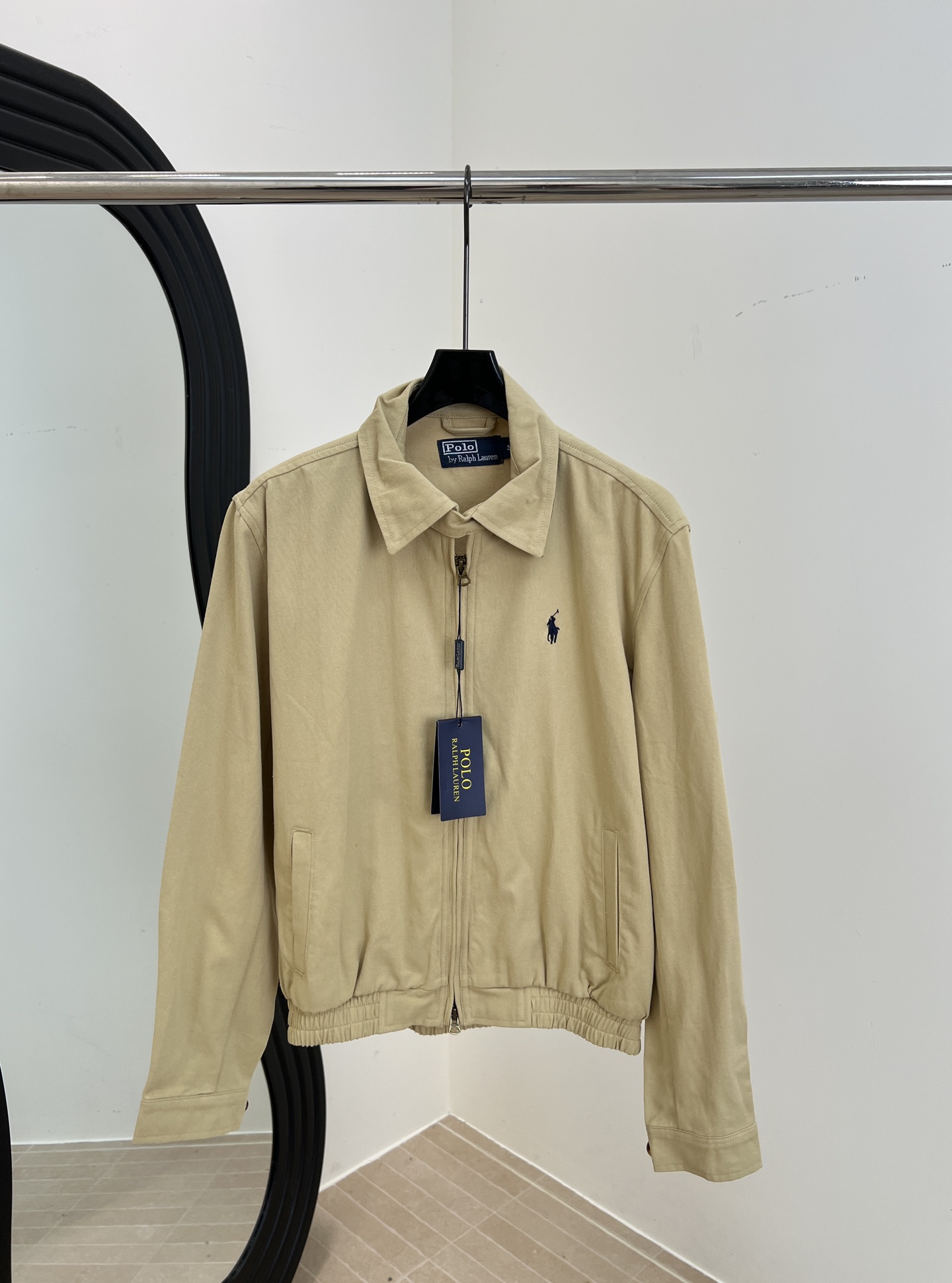 NO:566022,Ralph Lauren's new autumn and winter style, classic old cadre jacket, classic lapel + zipper design, super recognizable pony embroidery on the chest, simple and versatile, suitable for commuting and leisure, casual version, size S M L,, loro piana, jackets & coats, alexander wang19860909Ralph Lauren 拉夫劳伦 秋冬新款 经典老干部夹克、经典翻领+拉链设计、胸前小马刺绣超有辨识度、简约百搭通勤休闲都能hold住、休闲版型 码数S M L,,loro piana,jackets & coats,alexander wang,Women's clothing