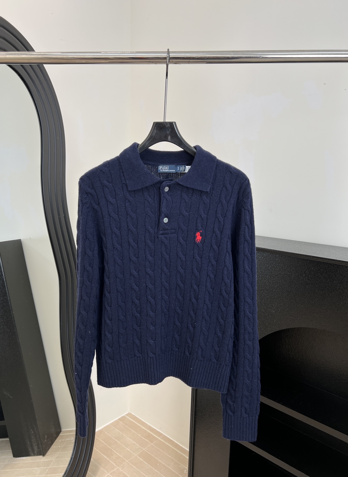 NO:568120,Ralph Lauren Ralph Lauren's new autumn and winter twist Polo sweater, classic pony embroidery full of college style, twist texture full of retro feel, Polo collar design casual and elegant, casual version size SML, loro piana, alexander wang19860909Ralph Lauren 拉夫劳伦 秋冬新款 麻花Polo针织衫、经典小马刺绣学院风满满、麻花纹理复古感十足、Polo领设计休闲又优雅、休闲版型 码数SML,,loro piana,alexander wang,Women's clothing