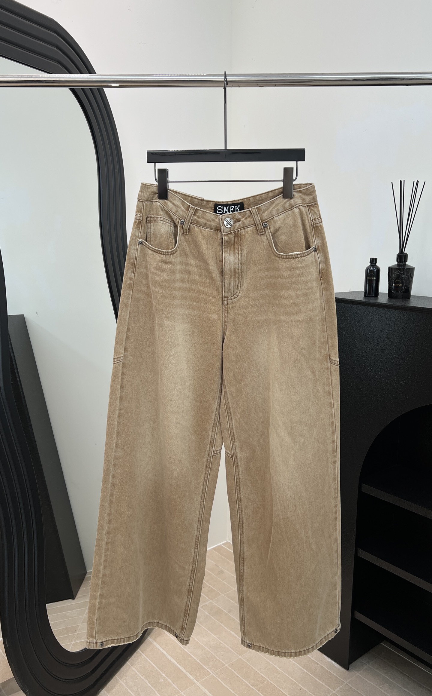 NO:590995,SMFK new autumn and winter style high-waisted wide-leg jeans, customized denim fabric, micro-twill texture + washing process, soft and comfortable to the touch, high-waisted wide-leg version Size XS S M L,,jeans,alexander wang19860909SMFK 秋冬新款 高腰阔腿牛仔裤、定制牛仔面料、微斜纹肌理+洗水工艺触感柔软舒适、高腰阔腿版型 码数XS S M L,,jeans,alexander wang,Women's clothing