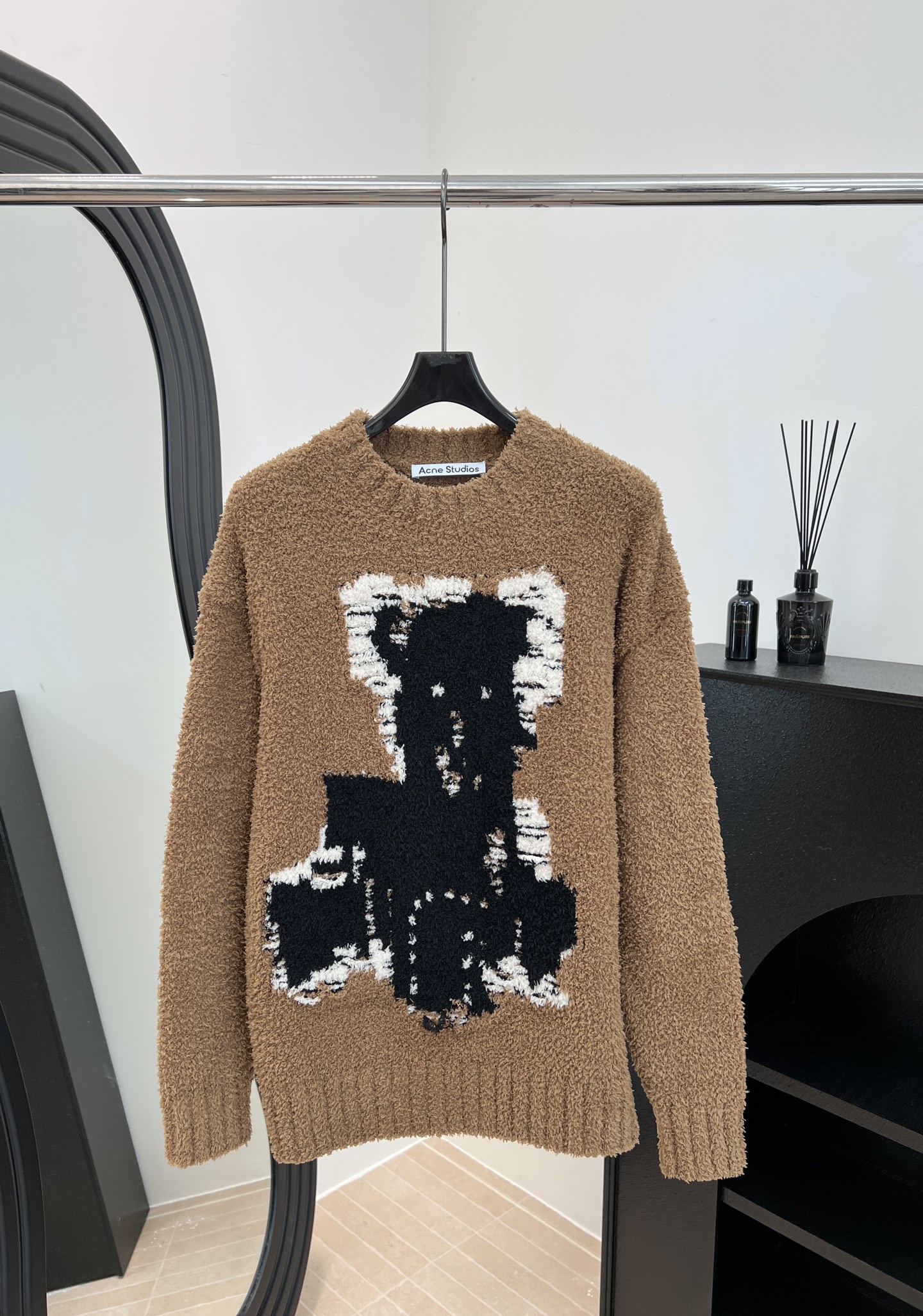 NO:591004,Acne Studios autumn and winter new style teddy bear knitted sweater, khaki beige + teddy bear pattern, fine, soft and comfortable fabric, perfect ribbed cuffs and hem details, casual fit, same style for men and women, size S M L,,acne studios,dior,sweaters,alexander wang19860909Acne Studios 秋冬新款 泰迪熊针织毛衣、卡其米色＋泰迪熊图案、面料细腻柔软舒适、罗纹袖口和下摆细节满分、休闲版型、男女同款 码数S M L,,acne studios,dior,sweaters,alexander wang,Women's clothing