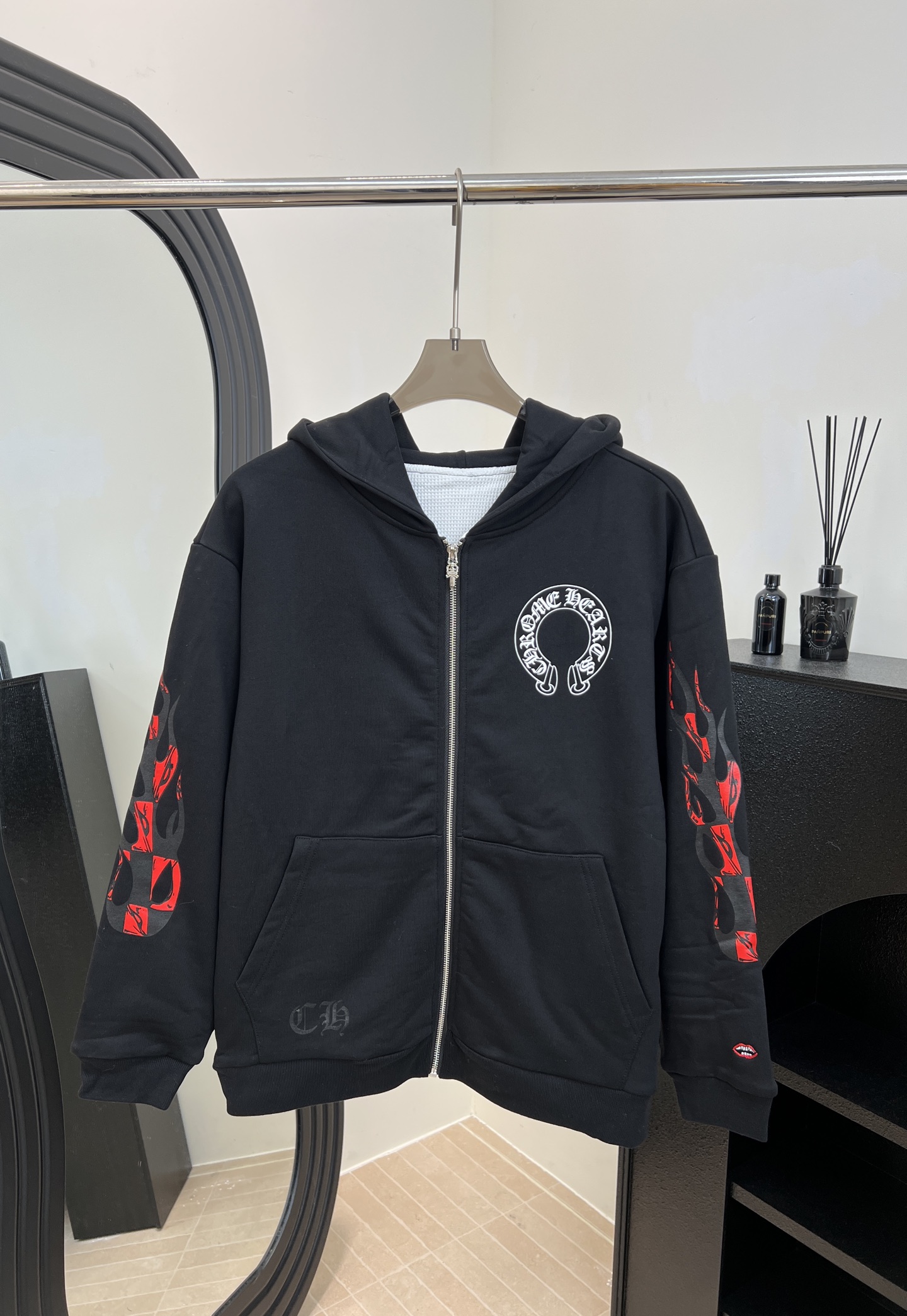 NO:591947,Chrome Hearts Autumn and winter new style, horseshoe cross zipper jacket, front horseshoe cross + Sanskrit print, red and black geometric pattern on sleeves, casual fit, size S M L,,chrome hearts,chrome hearts,jackets & coats,alexander wang19860909Chrome Hearts 克罗心 秋冬新款 马蹄十字花拉链外套、正面马蹄十字花+梵文印花、袖子红黑几何图案、休闲版型 码数S M L,,chrome hearts,chrome hearts,jackets & coats,alexander wang,Women's clothing