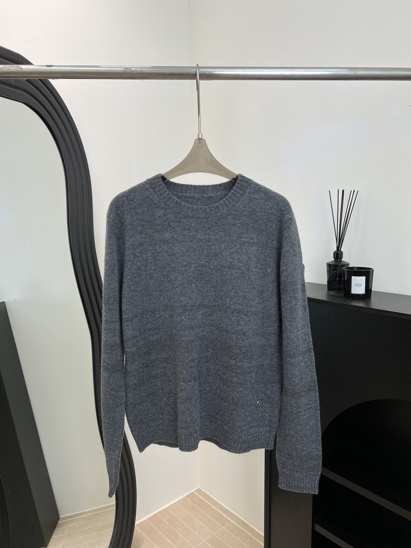 NO:591476,Loro Piana LP new autumn and winter style round neck cashmere knitted pullover, baby cashmere fabric, soft and comfortable, solid color, versatile, size S M L,,loro piana,loro piana,alexander wang19860909Loro Piana LP 秋冬新款 圆领羊绒针织套头衫、baby 羊绒面料、柔软舒服、净色百搭不挑人 码数S M L,,loro piana,loro piana,alexander wang,Women's clothing
