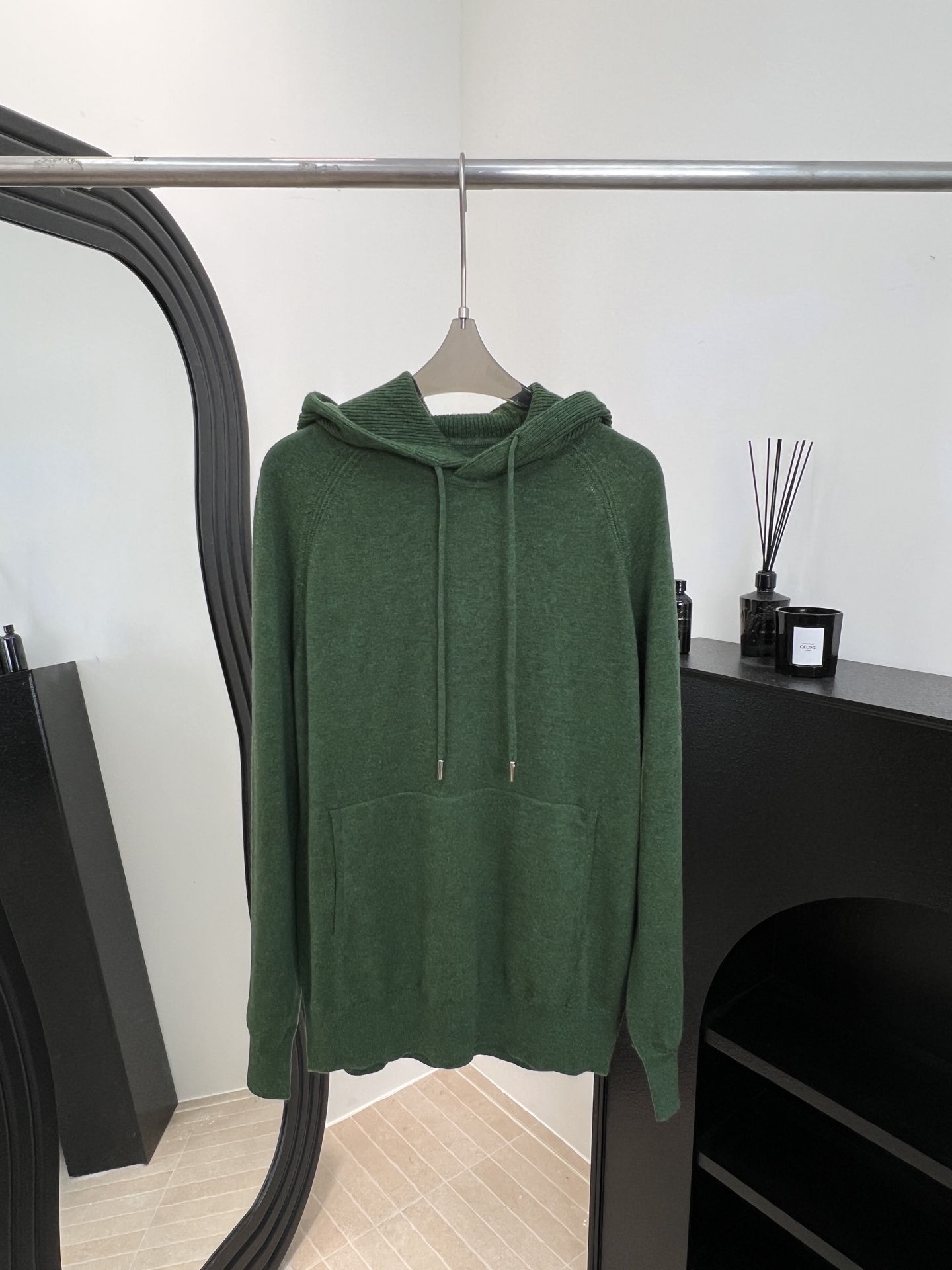 NO:629129,Loro Piana LP new autumn and winter knitted hooded sweatshirt, cashmere is super soft and skin-friendly, hood + drawstring design, straight shoulder contour, simple and textured, casual fit, size S M L,,loro piana,loro piana,hoodie,sweatshirts,hats,alexander wang19860909Loro Piana LP 秋冬新款 针织连帽卫衣、羊绒超柔软亲肤、连帽+抽绳设计、肩部轮廓挺拔、简约有质感、休闲版型 码数S M L,,loro piana,loro piana,hoodie,sweatshirts,hats,alexander wang,Women's clothing