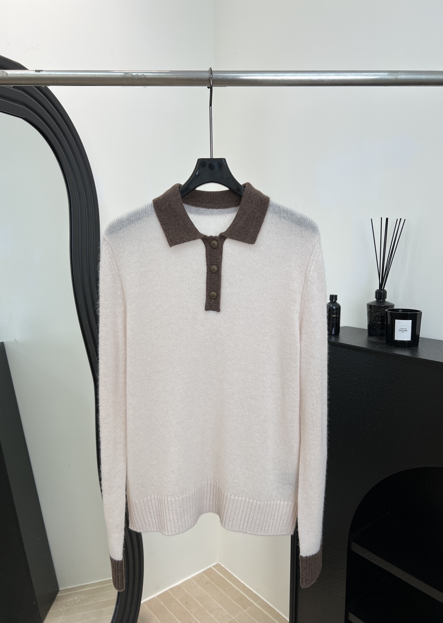 NO:629124,Loro Piana LP autumn and winter new style, contrasting color Polo cashmere sweater, made of customized cashmere, beige body + dark brown collar and cuffs, casual fit, size S M L,,loro piana,loro piana,alexander wang19860909Loro Piana LP 秋冬新款 撞色Polo羊绒衫、采用定制羊绒、米色衣身+深棕领口袖口、休闲版型 码数S M L,,loro piana,loro piana,alexander wang,Women's clothing