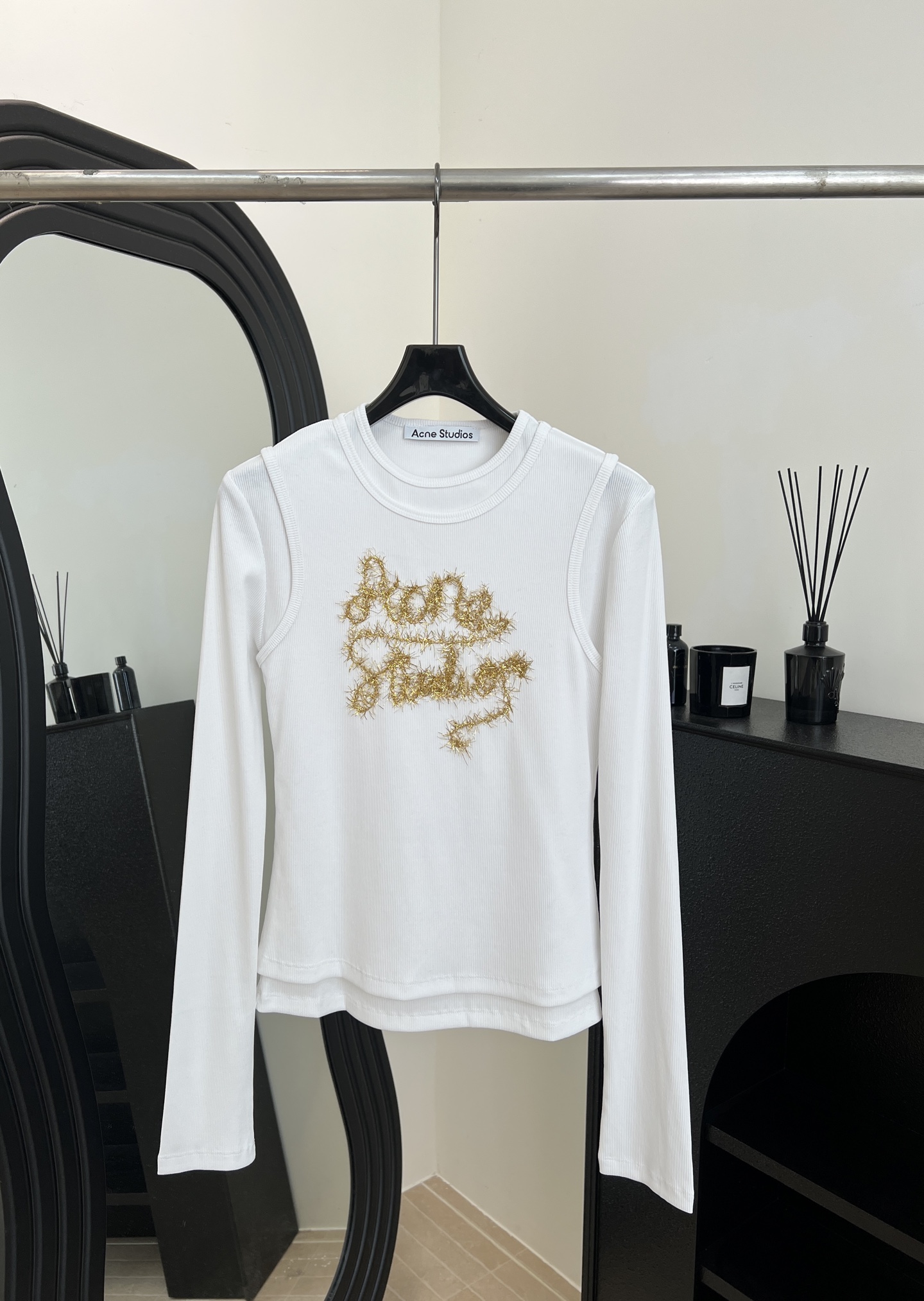 NO:606875,Acne Studios autumn and winter new embroidered fake two-piece long-sleeved T-shirt, made of soft knitted fabric, gold sequin embroidery on the chest, fake two-piece design with rich layers, casual fit, size S M L,,acne studios,dior,tees,t-shirt,alexander wang19860909Acne Studios 秋冬新款 刺绣假两件长袖T恤、采用柔软针织面料、胸前金色亮片刺绣、假两件设计层次丰富、休闲版型 码数S M L,,acne studios,dior,tees，t-shirt,alexander wang,Women's clothing