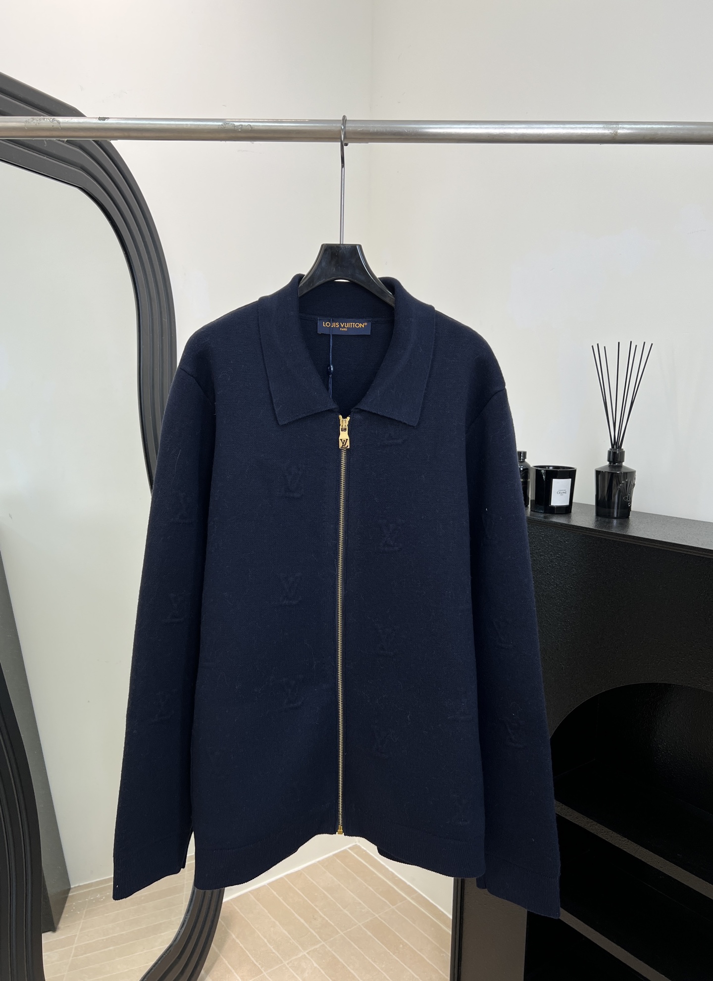 NO:606939,Men's LouisVuitton Louis new autumn and winter lapel long-sleeved woolen jacket, zippered waist jacket, full LV Blason embossed, knitted collar ribbed cuffs and hem, zipper placket size S M L XL,,louis vuitton,louis vuitton,louis vuitton,jackets & coats,jackets & coats,alexander wang19860909男款 LouisVuitton 路易 秋冬新款 翻领长袖毛织外套、拉链束腰夹克、全幅 LV Blason 压纹、针织衣领罗纹袖口和下摆、拉链开合门襟 码数S M L XL,,louis vuitton,louis vuitton,louis vuitton,jackets & coats,jackets & coats,alexander wang,Women's clothing