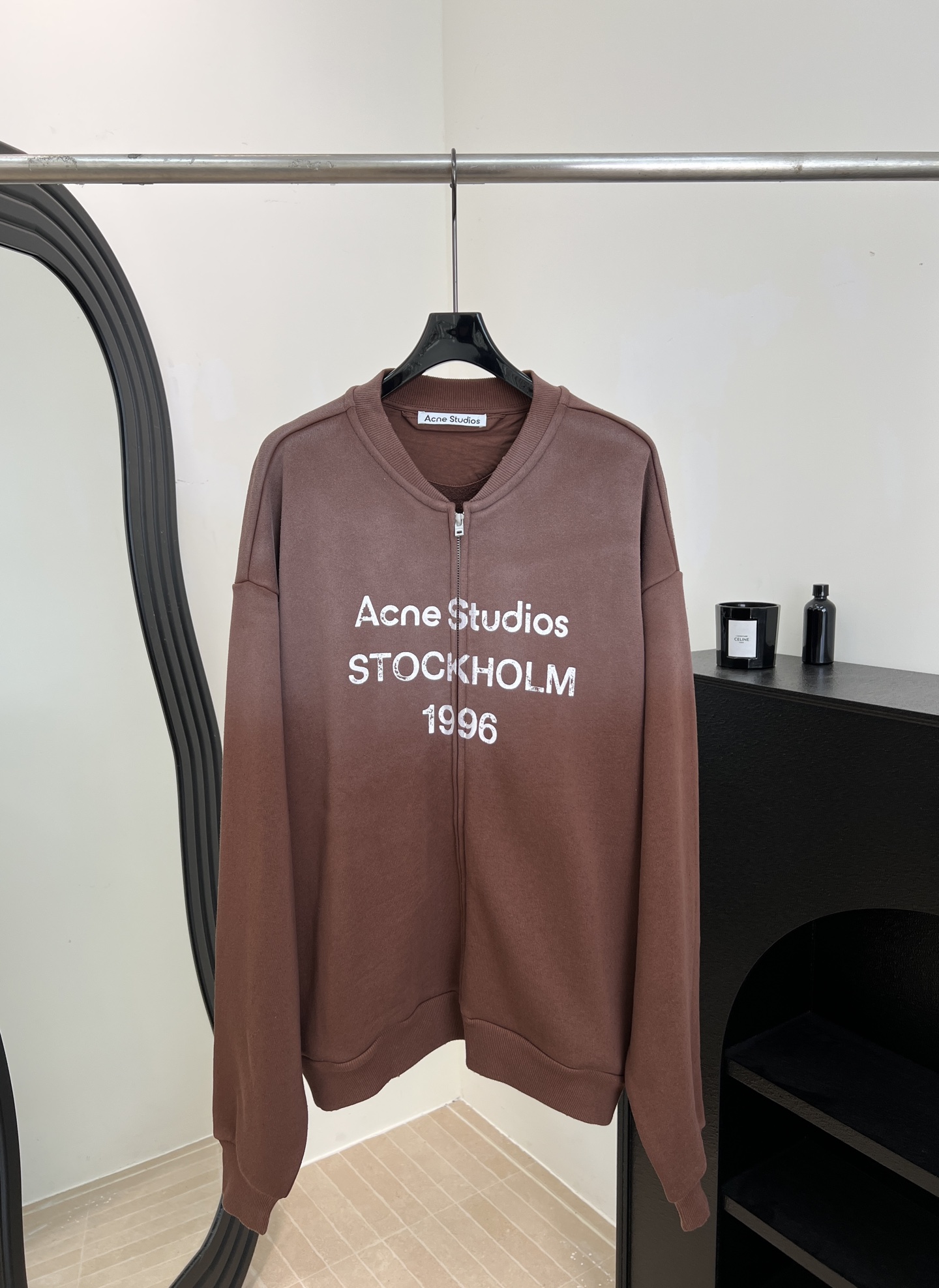 NO:667460,ACNE STUDIOS early spring new style 1996 round neck zipper sweatshirt, this sweatshirt has been distressed, embellished with Acne Studios 1996 logo printing on the front, ribbed collar, cuffs and hem with distressed details throughout, loose fit, same style for men and women, size S M L,,acne studios,dior,hoodie,sweatshirts, 19860909ACNE STUDIOS 早春新款 1996圆领拉链卫衣、此款卫衣经过做旧处理、正面点缀 Acne Studios 1996 徽标印花、采用罗纹衣领、袖口和下摆全衣做旧细节、宽松版型、男女同款 码数S M L,,acne studios,dior,hoodie,sweatshirts, ,Women's clothing