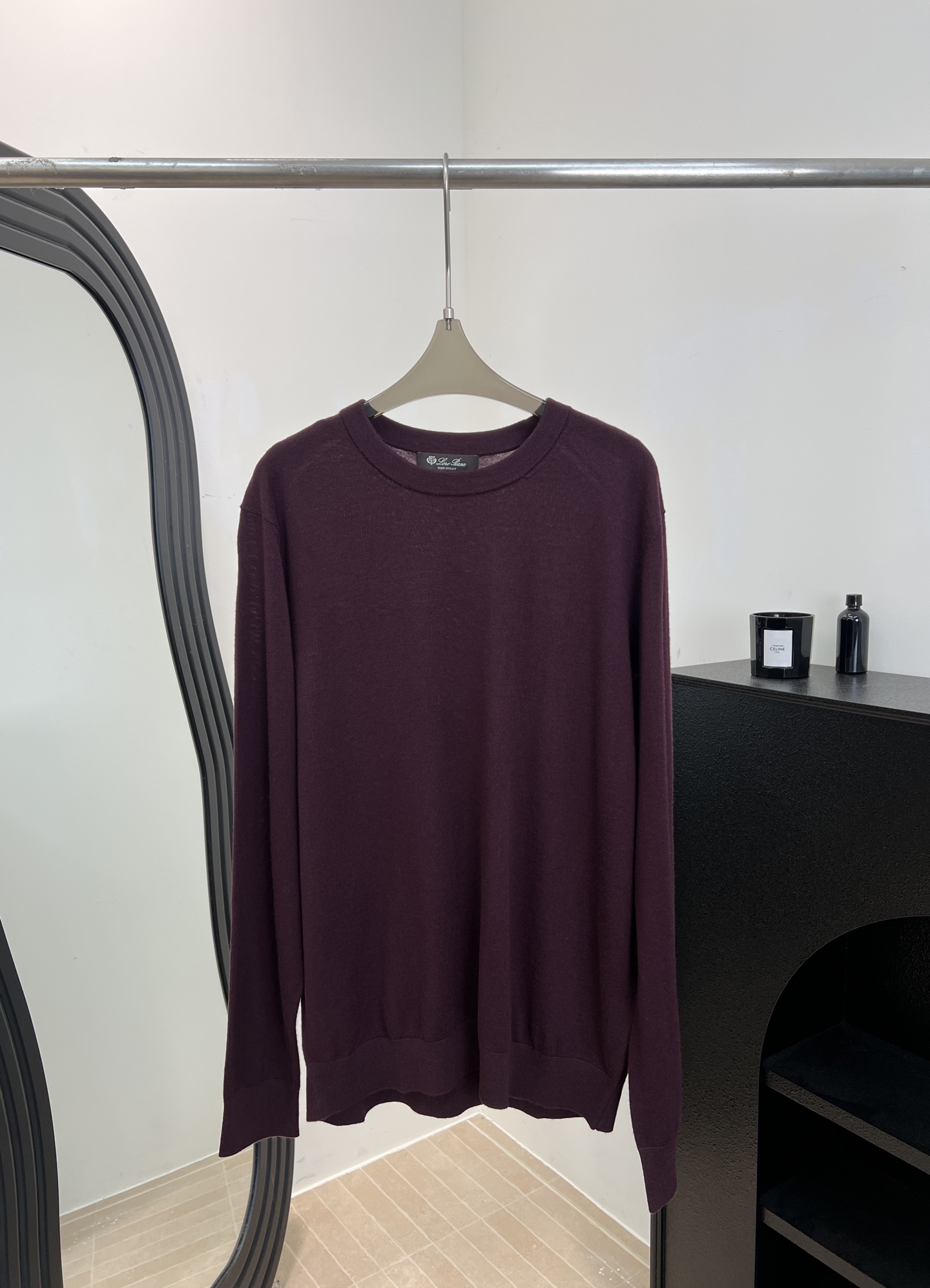NO:697143,Men's Loro Piana autumn and winter new solid color round neck long-sleeved sweater, made of wool blended fabric, fine knitted texture, simple round neck + slim fit, casual fit, elastic fabric, size S M L XL,,loro piana,sweaters,19860909男款Loro Piana 秋冬新款 纯色圆领长袖毛衣、采用羊毛混纺面料、针织纹理细腻、简约圆领+修身剪裁、休闲版型、面料有弹性 码数S M L XL,,loro piana,sweaters,,Women's clothing