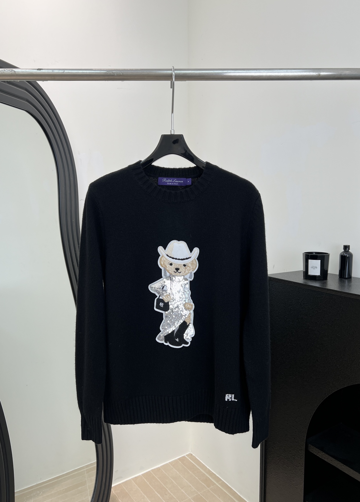 NO:683914,Ralph Laure* Ralph Lauren's new autumn and winter style bear embroidered sweater, front cartoon bear wearing leather jacket and cowboy hat with silver sequin embroidery, casual fit, size S M L,, loro piana, sweaters, leather jacket, hats,19860909Ralph Laure* 拉夫劳伦 秋冬新款 小熊刺绣毛衣、正面卡通小熊穿皮衣、戴牛仔帽银色亮片刺绣、休闲版型 码数S M L,,loro piana,sweaters,leather jacket,hats,,Women's clothing