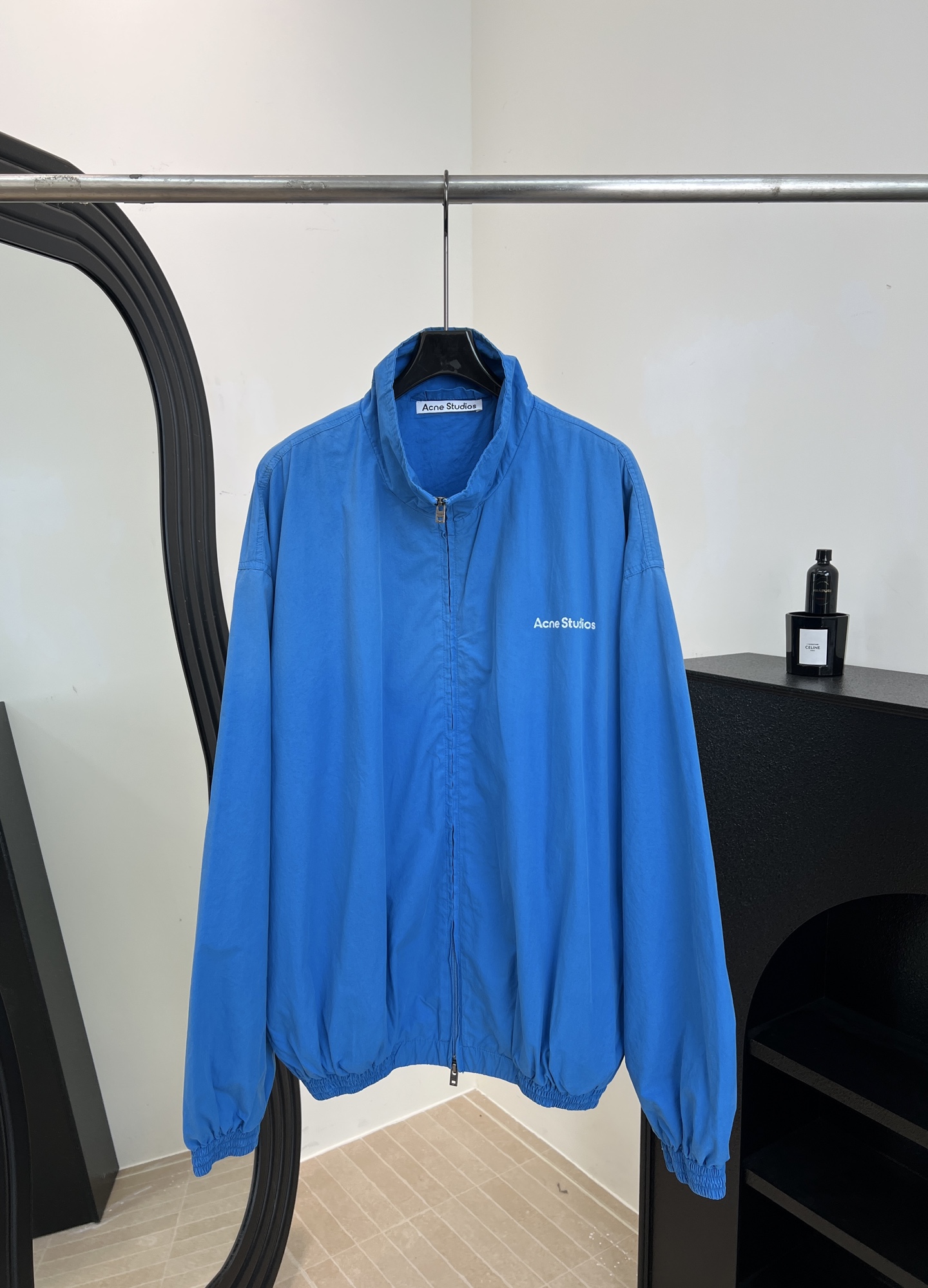 NO:694991,Acne Studios 26 early spring new style 1996 printed loose zipper jacket, Acne Studios logo print on the chest and back, side seam pockets, elastic cuffs and hem, and two-way zipper, loose fit, size S M L,,acne studios,dior,jackets & coats,jackets & coats,19860909Acne Studios 26早春新款 1996印花宽松拉链外套夹克、胸部和背部有Acne Studios徽标印花、侧缝口袋弹性袖口和下摆、以及双向拉链、宽松版型 码数S M L,,acne studios,dior,jackets & coats,jackets & coats,,Women's clothing