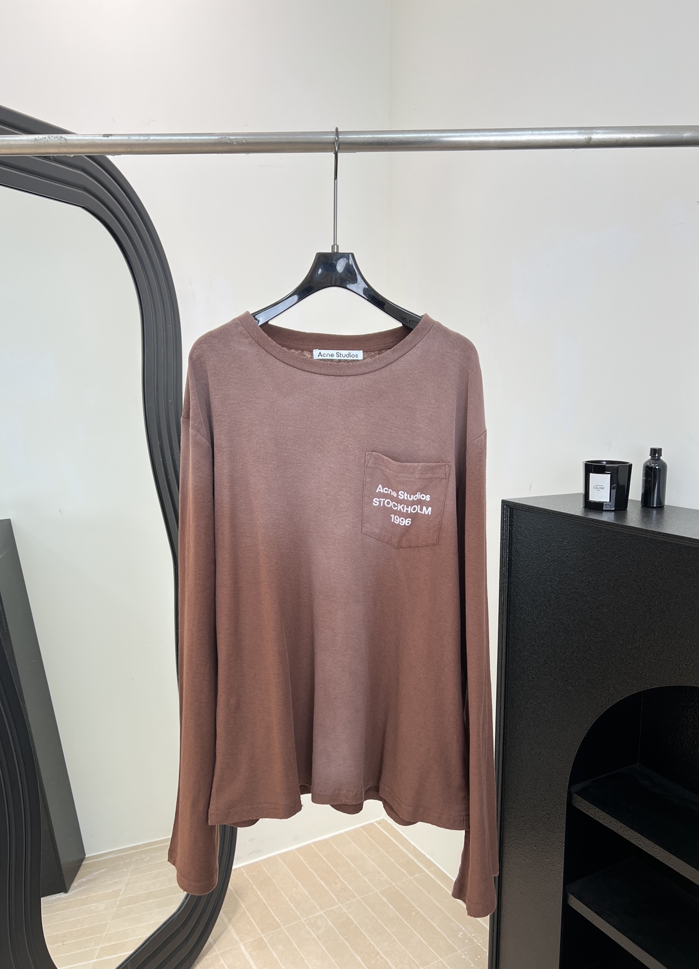 NO:694987,Acne Studios 26 early spring new style 1996 pocket printed round neck long-sleeved T, chest pocket with logo artwork and frayed rib neckline, cotton and linen fabric upper body is light and comfortable, casual fit, same style for men and women, size S M L,,acne studios,dior,19860909Acne Studios 26早春新款 1996口袋印花圆领长袖T、带有标志艺术品的胸袋和磨破罗纹领口、棉麻的面料上身轻薄舒适、休闲版型、男女同款 码数S M L,,acne studios,dior,,Women's clothing