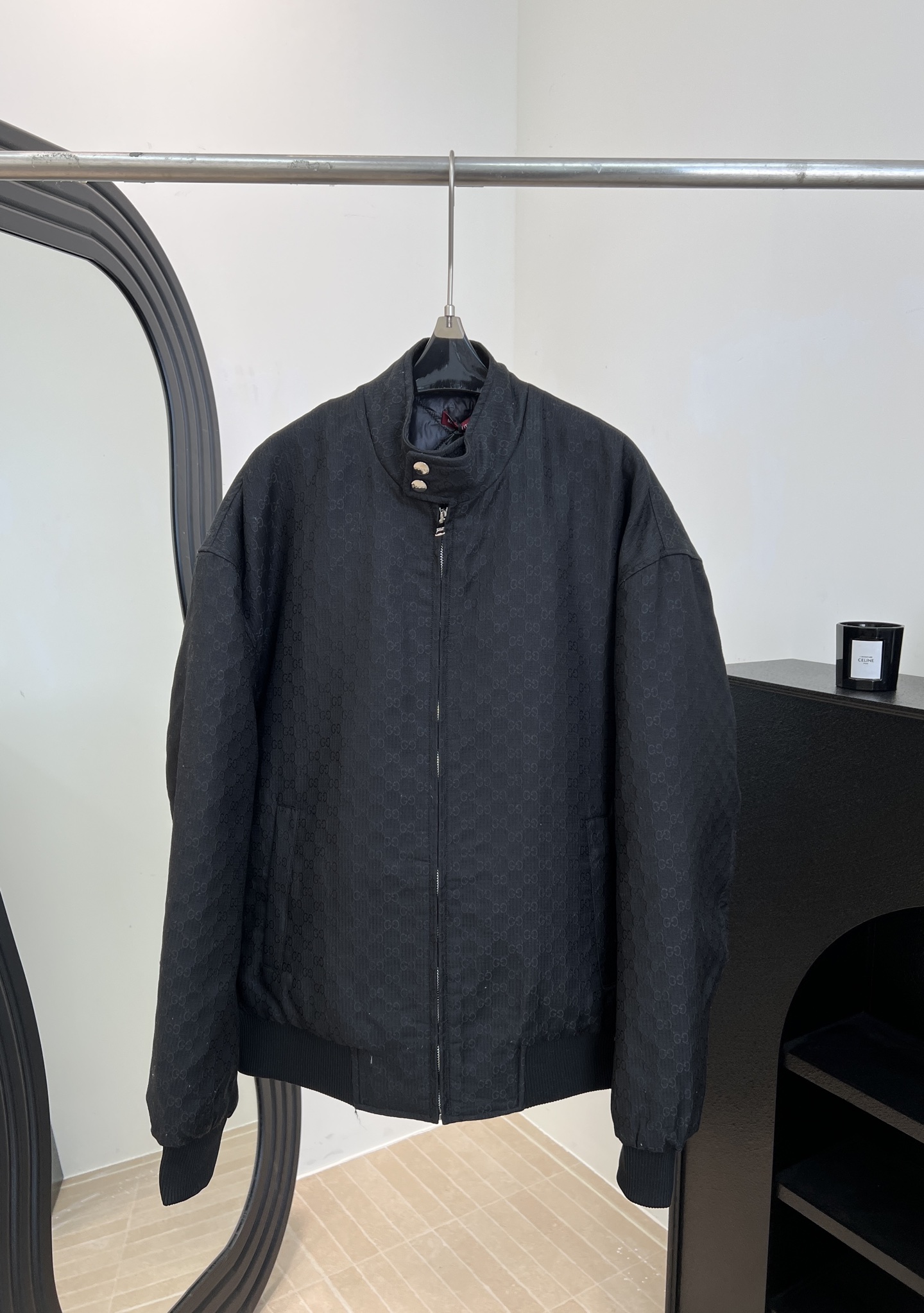 NO:738347,Gucci's new early spring GG dark pattern cotton jacket, made of cotton plaid + quilted lining, classic GG monogram dark pattern, stand-up collar + zipper design, elastic cuffs and hem, casual fit, size S M L XL,,gucci,jackets & coats,jackets & coats,19860909Gucci 早春新款 GG暗纹棉夹克外套、采用棉质格子布＋绗缝衬里、经典GG字母交织暗纹、立领+拉链设计袖口和下摆松紧收口、休闲版型 码数S M L XL,,gucci,jackets & coats,jackets & coats,,Women's clothing