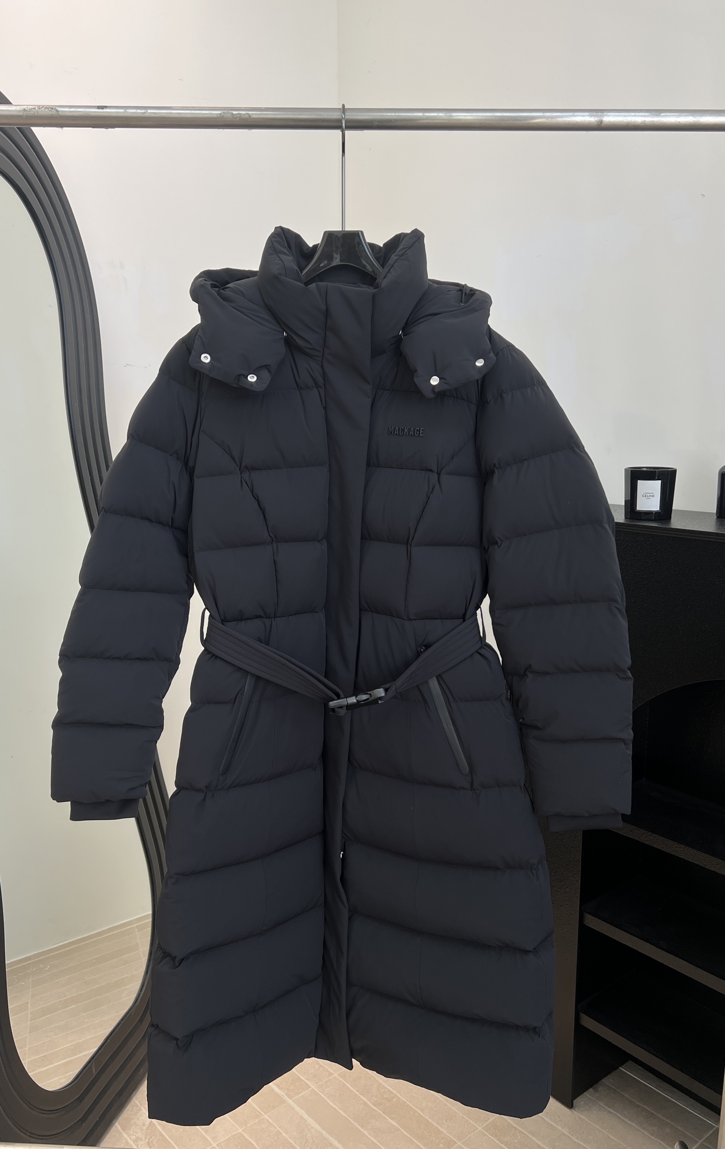 NO:709072,Comes with dust bag MACKAGE, new autumn and winter long hooded down jacket, filled with 90 white duck down, super warm, suitable for winter commuting or outdoor use, stretch fabric + waist design, casual fit, size M L XL,, jackets & coats, down jacket, hats,19860909配防尘袋MACKAGE 秋冬新款 长款连帽羽绒服外套,采用90白鸭绒填充、保暖力超强、冬季通勤或户外都很适合获、弹力面料+收腰设计、休闲版型 码数M L XL,,jackets & coats,down jacket,hats,,Women's clothing