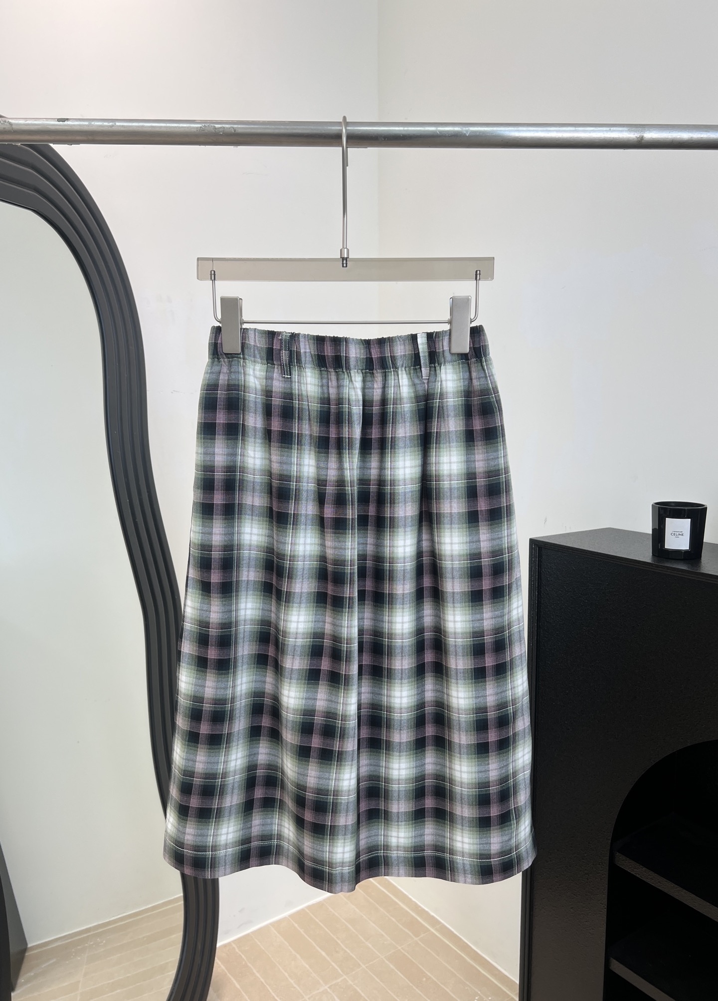 NO:709070,Acne Studios early spring new style plaid skirt, black, gray and purple interlaced with a retro literary feel, high waist elastic design, mid-length A-line version is super slim, embroidered letter patchwork on the back pocket, casual version size S M L,,acne studios,dior,skirts,19860909Acne Studios 早春新款 格纹半身裙、黑灰紫交织复古文艺感满满、高腰松紧设计、中长A字版型超显瘦、后袋有刺绣字母拼布、休闲版型 码数S M L,,acne studios,dior,skirts,,Women's clothing