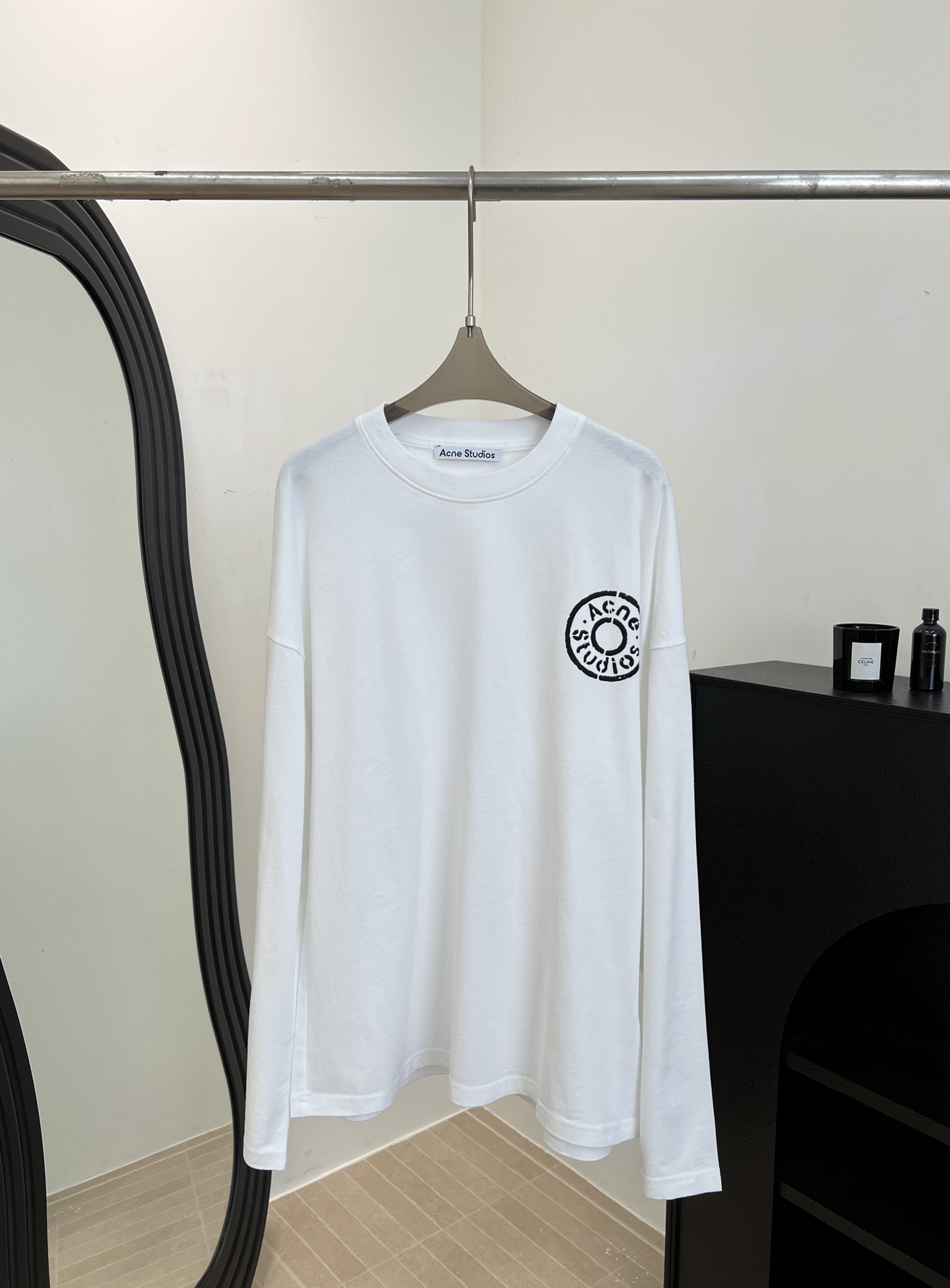 NO:715792,Acne Studio* early spring new long-sleeved T-shirt with printed letters, made of pure cotton fabric, round logo collar design on the chest, classic and versatile, casual fit, same style for men and women, size S M L,,acne studios,dior,tees,t-shirt,19860909Acne Studio* 早春新款 印花图案字母长袖T恤、采用纯棉面料、胸前圆形logo领设计经典百搭、休闲版型、男女同款 码数S M L,,acne studios,dior,tees，t-shirt,,Women's clothing