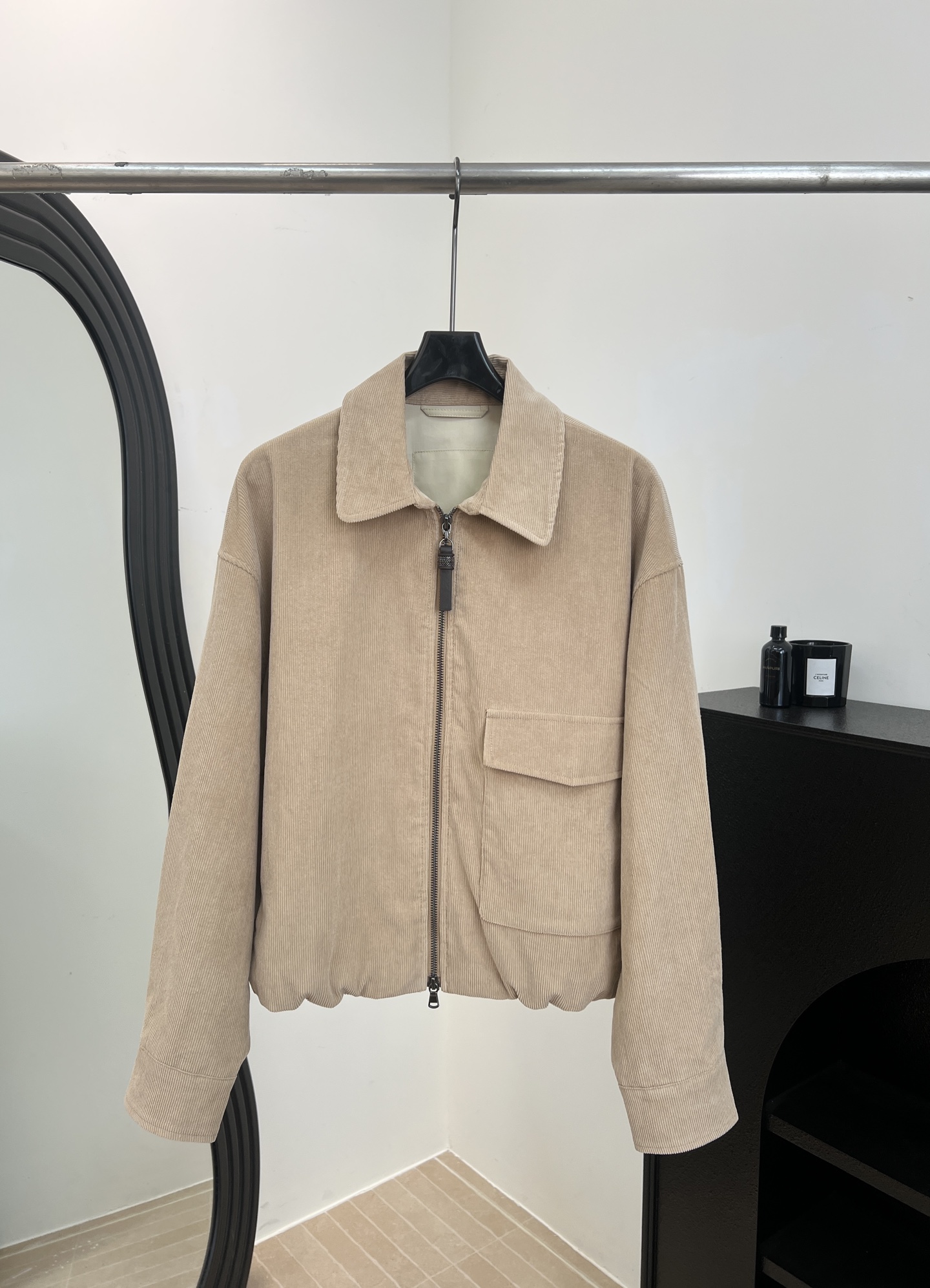 NO:737543,Brunello Cucinelli BC early spring new style corduroy retro jacket, made of pure cotton corduroy, soft to the touch, off-white, simple and versatile, lapel + zipper design, large chest pocket, casual fit, size S M L,, brunello cucinelli,jackets & coats,jackets & coats,19860909Brunello Cucinelli BC 早春新款 灯芯绒复古夹克外套、采用纯棉灯芯绒、手感柔软米白色简约百搭、翻领+拉链设计胸前大口袋、休闲版型 码数S M L,,brunello cucinelli,jackets & coats,jackets & coats,,Women's clothing