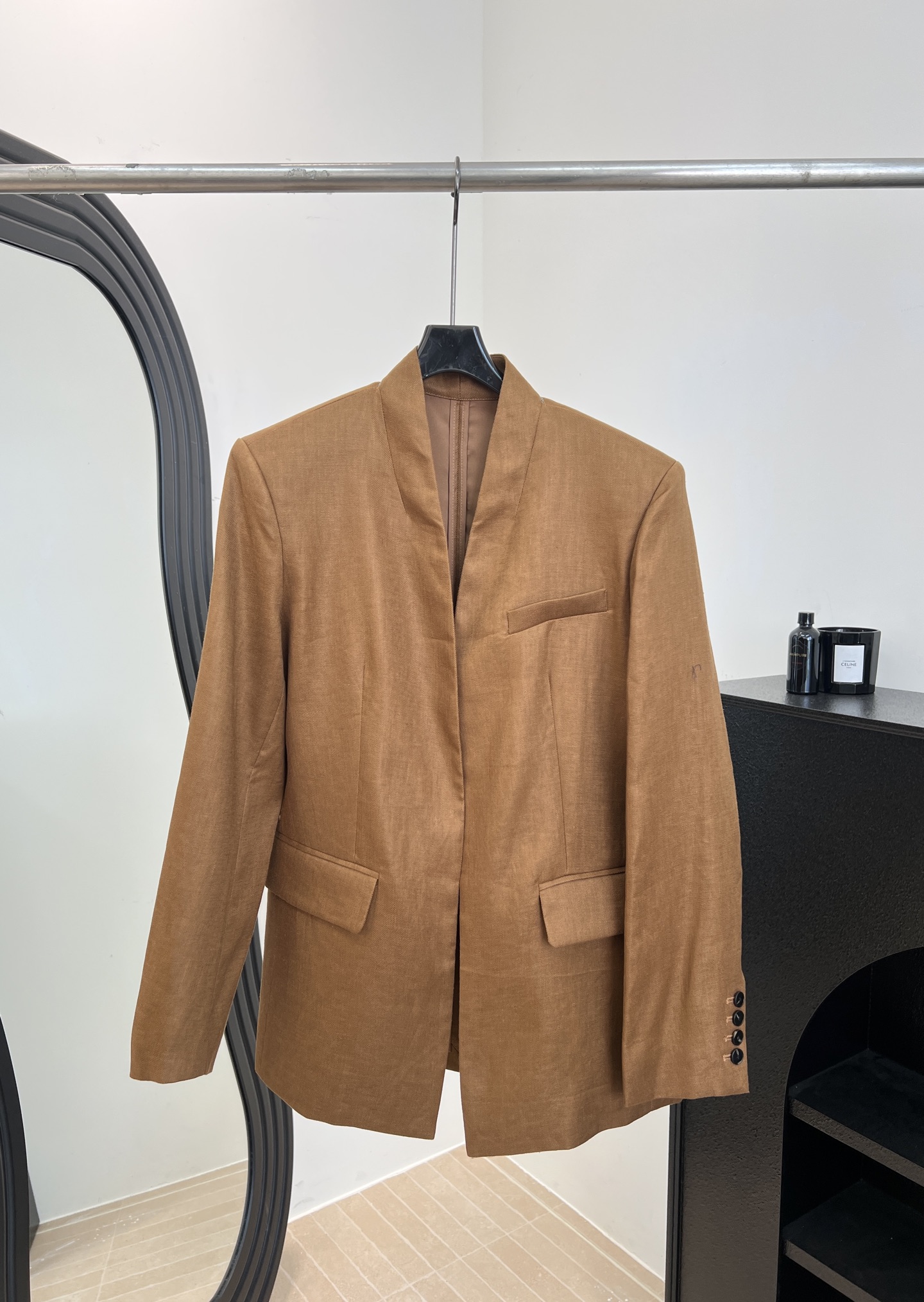 NO:737911,Brunello Cucinelli BC early spring new linen collarless suit jacket, made of linen fabric, collarless design + simple tailoring, full of artistic retro feel, four buttons on the cuffs, casual fit, size S M L,, brunello cucinelli, jackets & coats, business suit,19860909Brunello Cucinelli BC 早春新款 亚麻无领西装外套、采用的亚麻面料、无领设计＋简约剪裁,文艺复古感满满、袖口四颗纽扣、休闲版型 码数S M L,,brunello cucinelli,jackets & coats,business suit,,Women's clothing