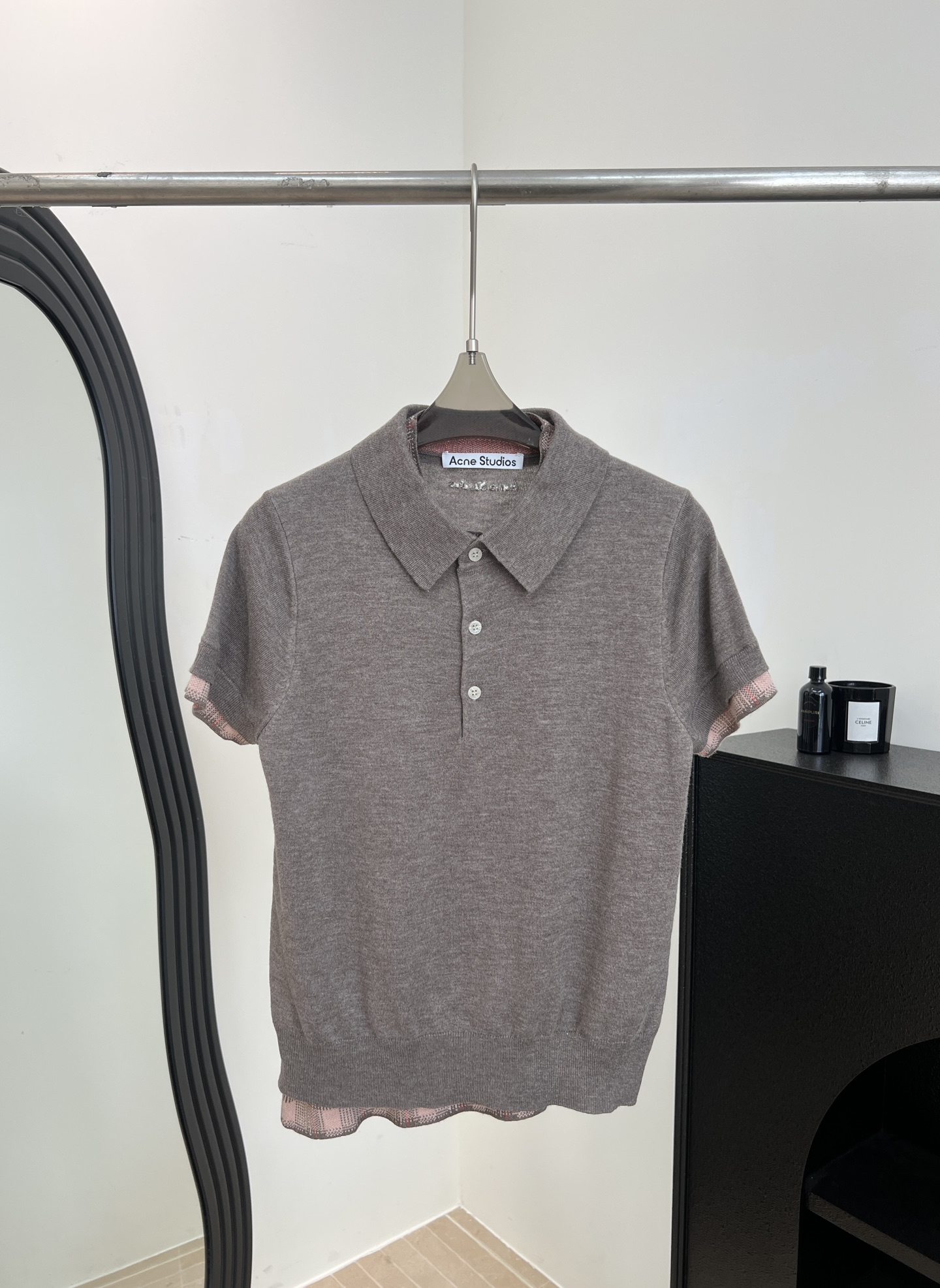 NO:738346,Acne Studios early spring new style fake two-piece knitted Polo shirt, wool blended fabric, soft and elastic, inner plaid shirt splicing, full of layering, classic lapel + three buttons, cuffs and hem plaid echo, casual fit size S M L,,acne studios,dior,shirts,19860909Acne Studios 早春新款 假两件针织Polo衫、羊毛混纺面料、柔软有弹性,内层格纹衬衫拼接、层次感满满、经典翻领+三颗纽扣、袖口和下摆格纹呼应、休闲版型 码数S M L,,acne studios,dior,shirts,,Women's clothing