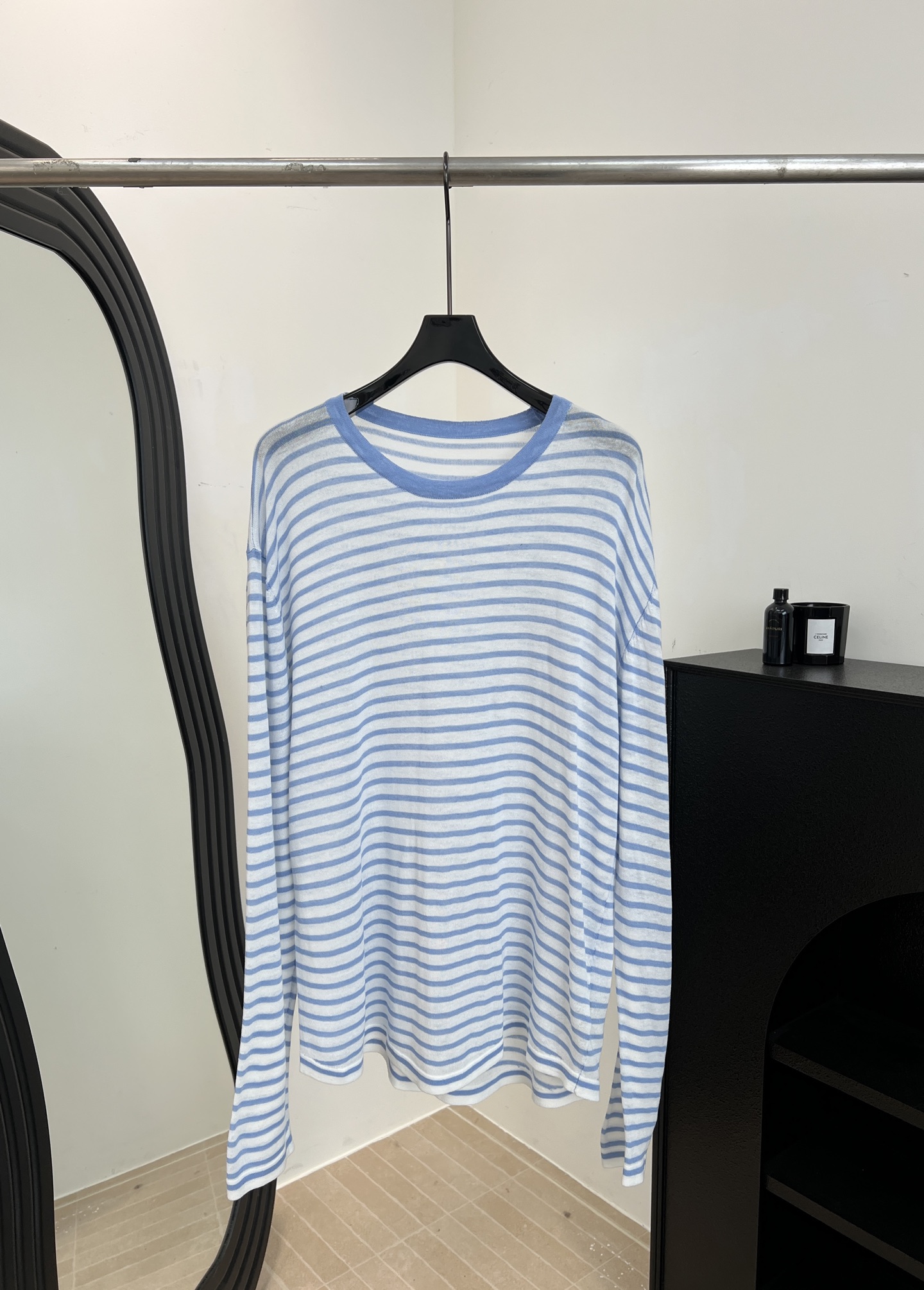 NO:738343,Into The East new early spring striped knitted long-sleeved T-shirt, made of soft and breathable linen blended fabric, light stripes + dropped shoulders, loose fit, size S M L, tees, t-shirt,19860909Into The East 早春新款 条纹针织长袖T恤、采用柔软透气亚麻混纺面料、浅色条纹+落肩款、宽松版型 码数S M L,,tees，t-shirt,,Women's clothing