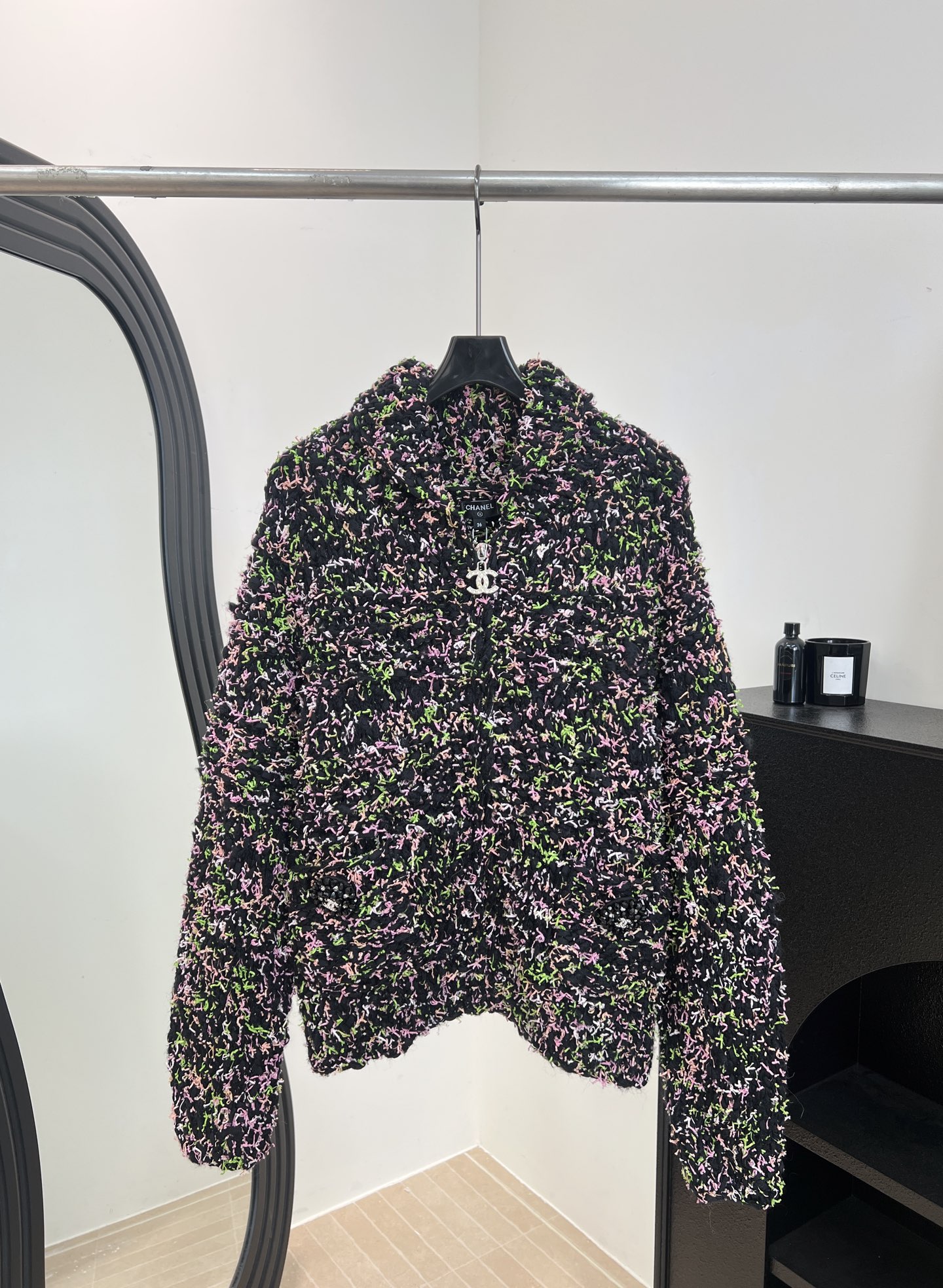 NO:737926,ChaneI's new autumn and winter color thick floral knitted cardigan, using thick knitting technology, wool blend material, soft and skin-friendly, warm, casual fit, size S M L,,chanel,19860909ChaneI 秋冬新款 彩色粗花针织开衫、采用粗针织工艺、羊毛混纺材质、柔软亲肤又保暖、休闲版型 码数S M L,,chanel,,Women's clothing