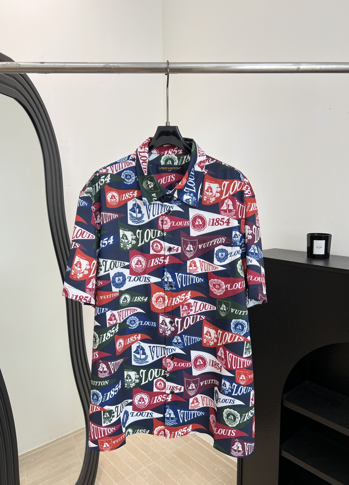 NO:739766,LouisVuitton Louis' new spring and summer 1854 printed short-sleeved shirt, light and thin fabric, super breathable for summer, fully printed 'Louis Vuitton' + '1854' words, casual version, size S M L XL,, louis vuitton, louis vuitton, shirts, T-shirt,19860909LouisVuitton 路易 春夏新款 1854印花短袖衬衫、轻薄面料夏天穿超透气、满印“Louis Vuitton”+“1854”字样、休闲版型 码数S M L XL,,louis vuitton,louis vuitton,shirts,T-shirt,,Women's clothing