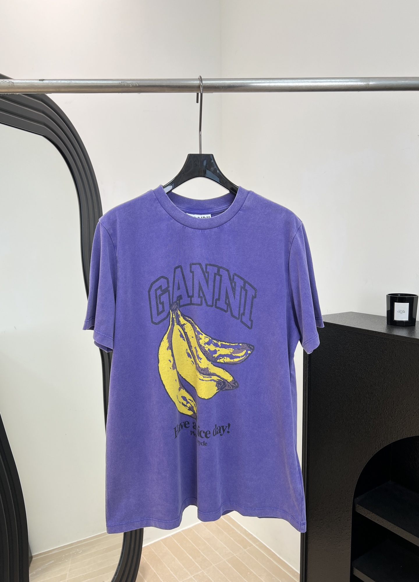 NO:748964,GANNI spring and summer new style banana print short-sleeved T-shirt, low saturation purple super white, with bright yellow banana pattern, washed soft cotton fabric, casual fit size S M L,, T-shirt, tees, t-shirt,19860909GANNI 春夏新款 香蕉印花短袖T恤、低饱和紫色超显白、搭配明黄色香蕉图、洗水柔软棉质面料、休闲版型 码数S M L,,T-shirt,tees，t-shirt,,Women's clothing