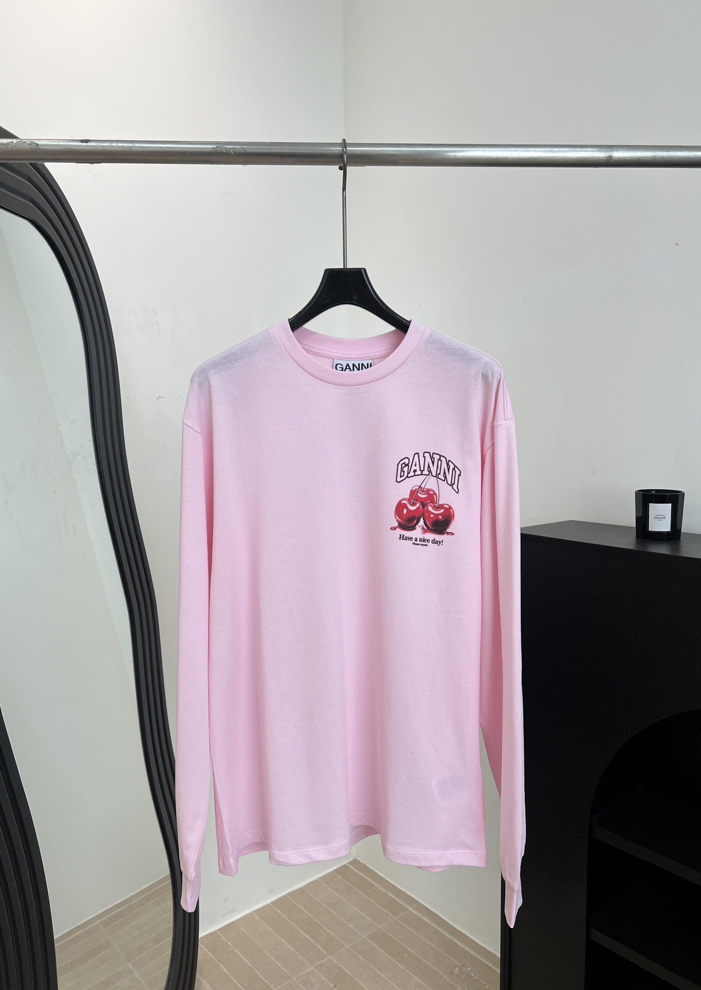 NO:751975,GANNI spring and summer new style cherry print long-sleeved T-shirt, soft cotton fabric, pink main tone + cherry pattern on the chest, loose fit, size S M L,, tees, t-shirt,19860909GANNI 春夏新款 樱桃印花长袖T恤、柔软棉质面料、粉色主调+胸前樱桃图案、宽松版型 码数S M L,,tees，t-shirt,,Women's clothing
