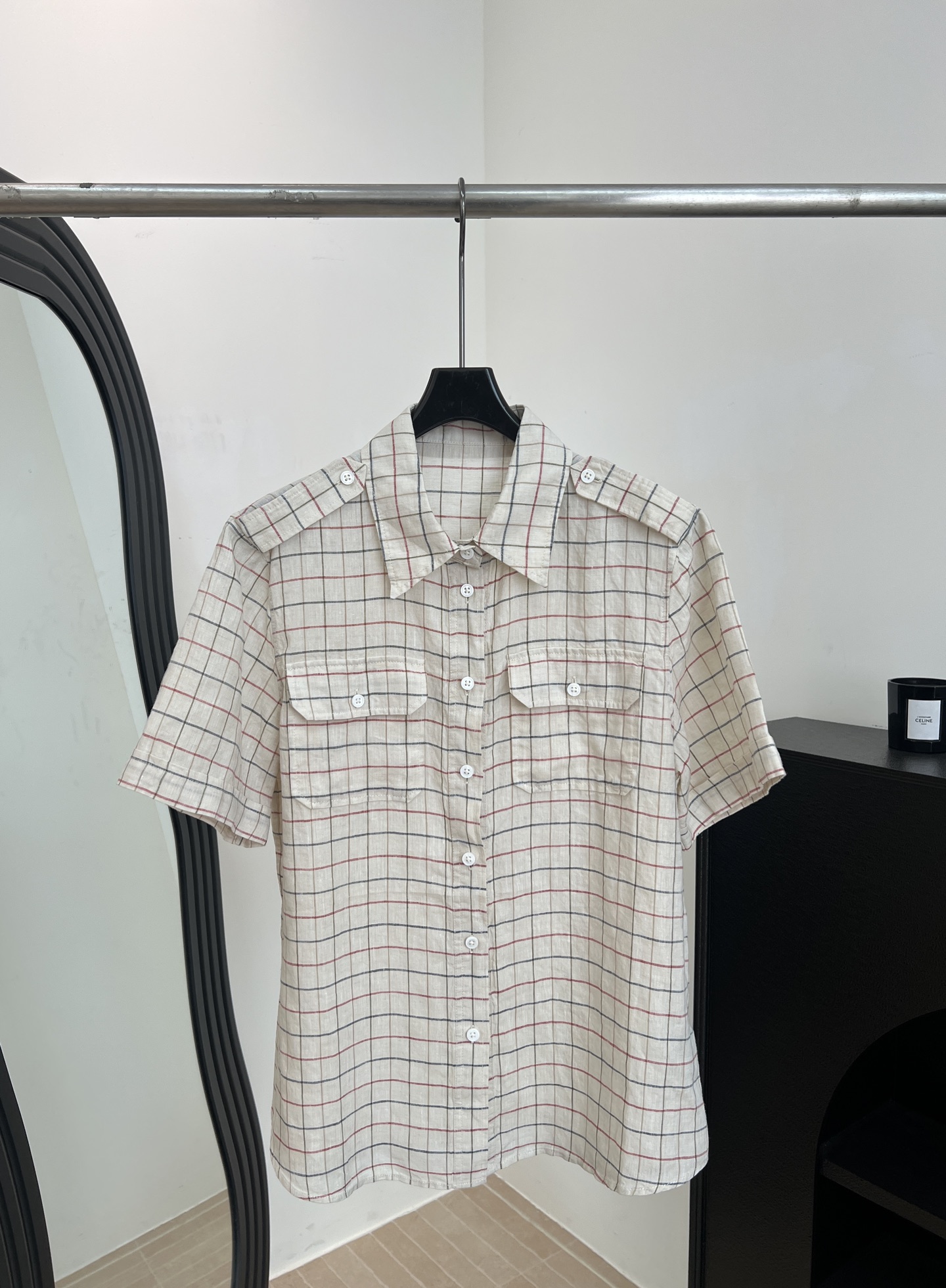 NO:751968,Loro Piana LP spring and summer new off-white plaid short-sleeved shirt, linen material is light and breathable, classic striped design, double breast pockets, casual fit, size S M L,,loro piana,loro piana,T-shirt,19860909Loro Piana LP 春夏新款 米白色格纹短袖衬衣、亚麻材质轻盈透气、经典的条纹设计、双胸口袋、休闲版型 码数S M L,,loro piana,loro piana,T-shirt,,Women's clothing