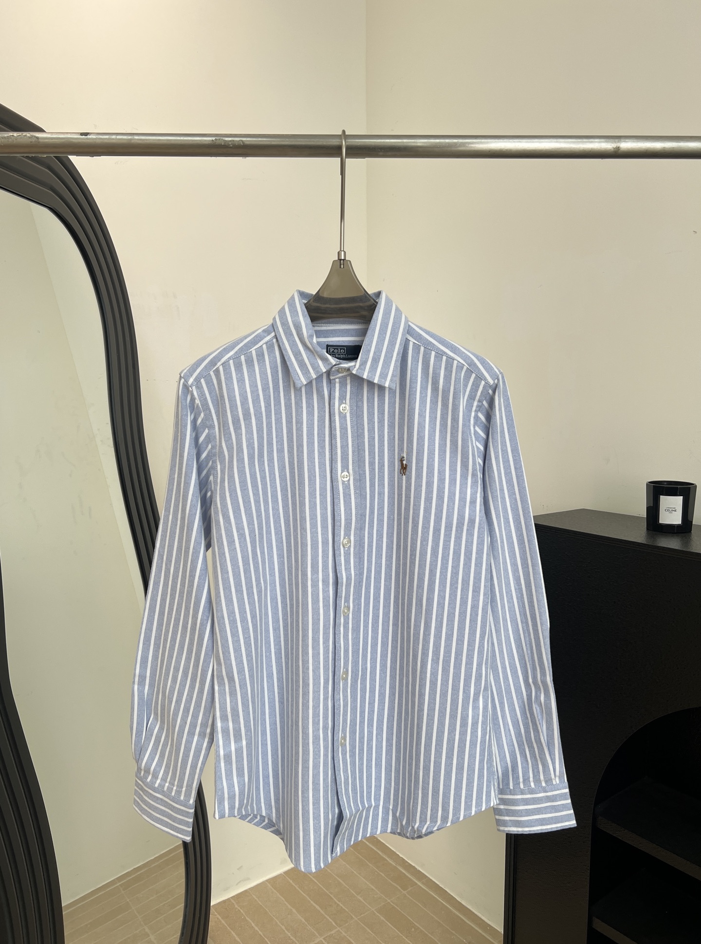 NO:751966,Ralph Lauren spring and summer new style blue and white striped shirt, pure cotton material, classic vertical stripes + colorful pony embroidery, blue and white striped color scheme, fresh and simple, casual fit, size S M L,, loro piana, shirts,19860909Ralph Lauren 春夏新款 蓝白条纹衬衫、纯棉面料材质、经典竖条纹+彩色小马刺绣、蓝白条纹配色清新简约、休闲版型 码数S M L,,loro piana,shirts,,Women's clothing