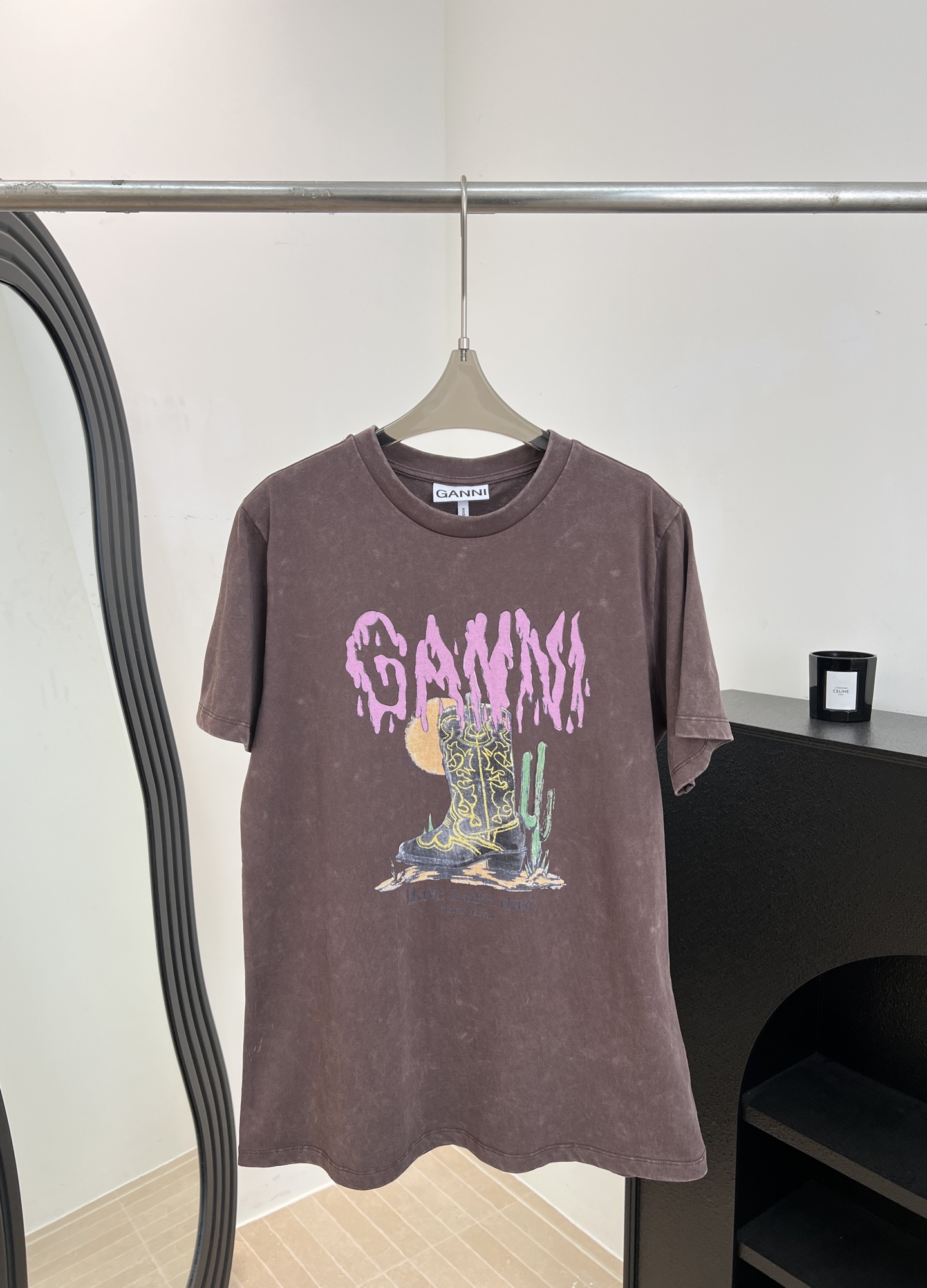 NO:752551,Ganni spring and summer new style Western boots printed short-sleeved T-shirt, burgundy washed cotton fabric, front Western cowboy boots + desert cactus cartoon print, casual fit, size S M L, boots, T-shirt, tees, t-shirt,19860909Ganni 春夏新款 西部靴印花短袖T恤、酒红色洗水棉质面料、正面西部牛仔靴+沙漠仙人掌卡通印花、休闲版型 码数S M L,,boots,T-shirt,tees，t-shirt,,Women's clothing