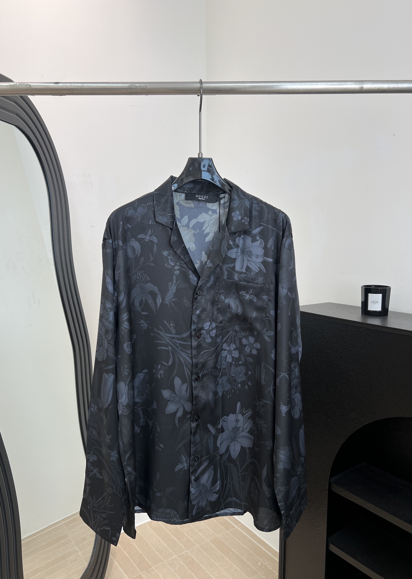 NO:753018,Men's Gucci spring and summer new style, silk printed casual long-sleeved shirt, Cuban collar, dark gray flower pattern, light and smooth fabric, casual fit, size S M L XL,,gucci,shirts,19860909男款Gucci 春夏新款 丝质印花休闲长袖衬衫、古巴领深灰色调花朵图案、面料轻薄顺滑、休闲版型 码数S M L XL,,gucci,shirts,,Women's clothing