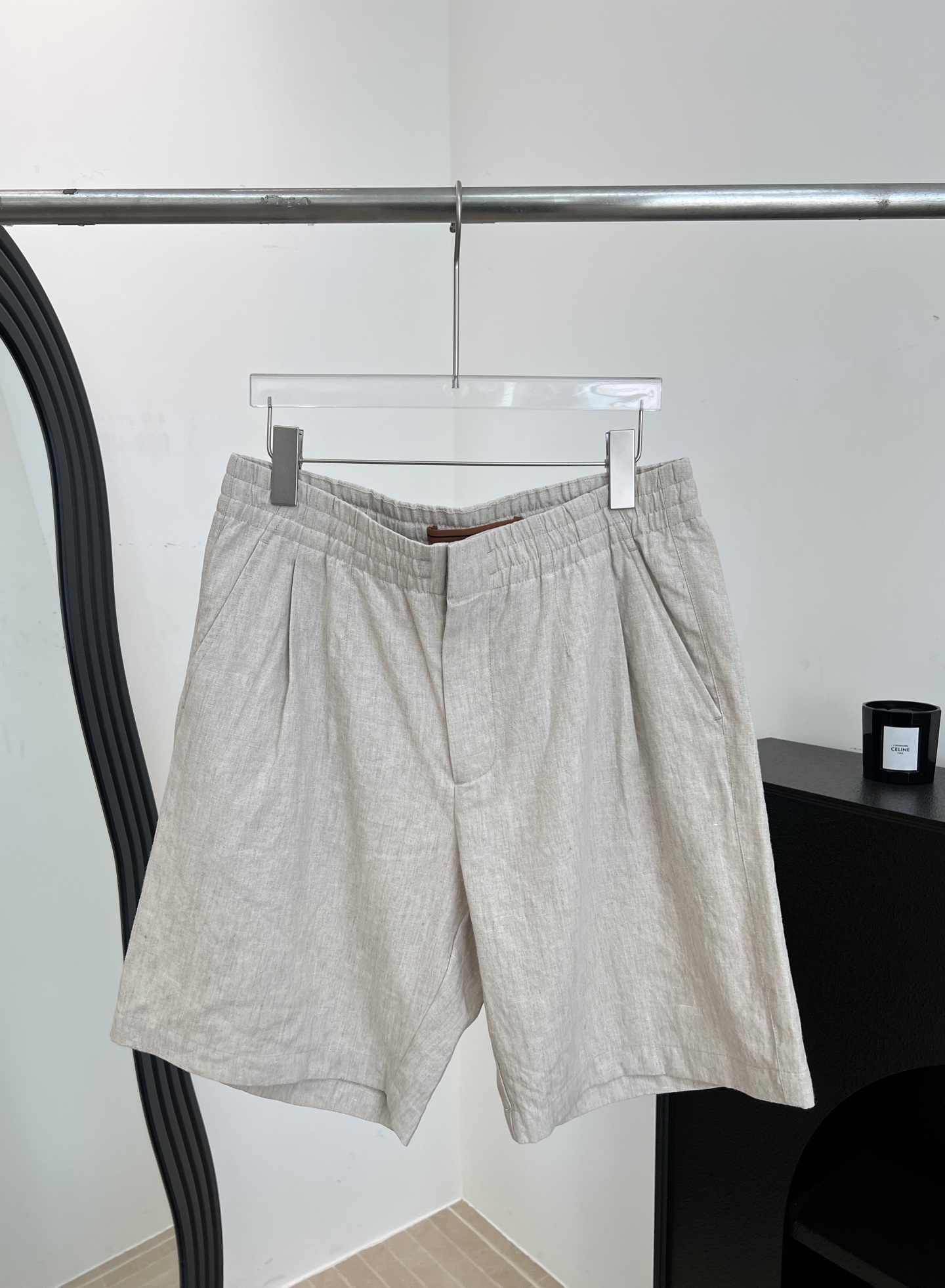 NO:758281,Men's Zegna spring and summer new linen-cotton blend straight casual shorts, the natural charm of linen material, suitable for wearing in hot weather, flap pockets on the back, elastic waistband with inner slider, casual fit, size S M L XL XXL,, shorts,19860909男款Zegna 春夏新款 亚麻棉混纺直筒休闲短裤、亚麻材质的天然魅力、适合气候炎热时穿着、背面设有翻盖口袋、带內侧滑块的松紧腰带、休闲版型 码数S M L XL XXL,,shorts,,Women's clothing