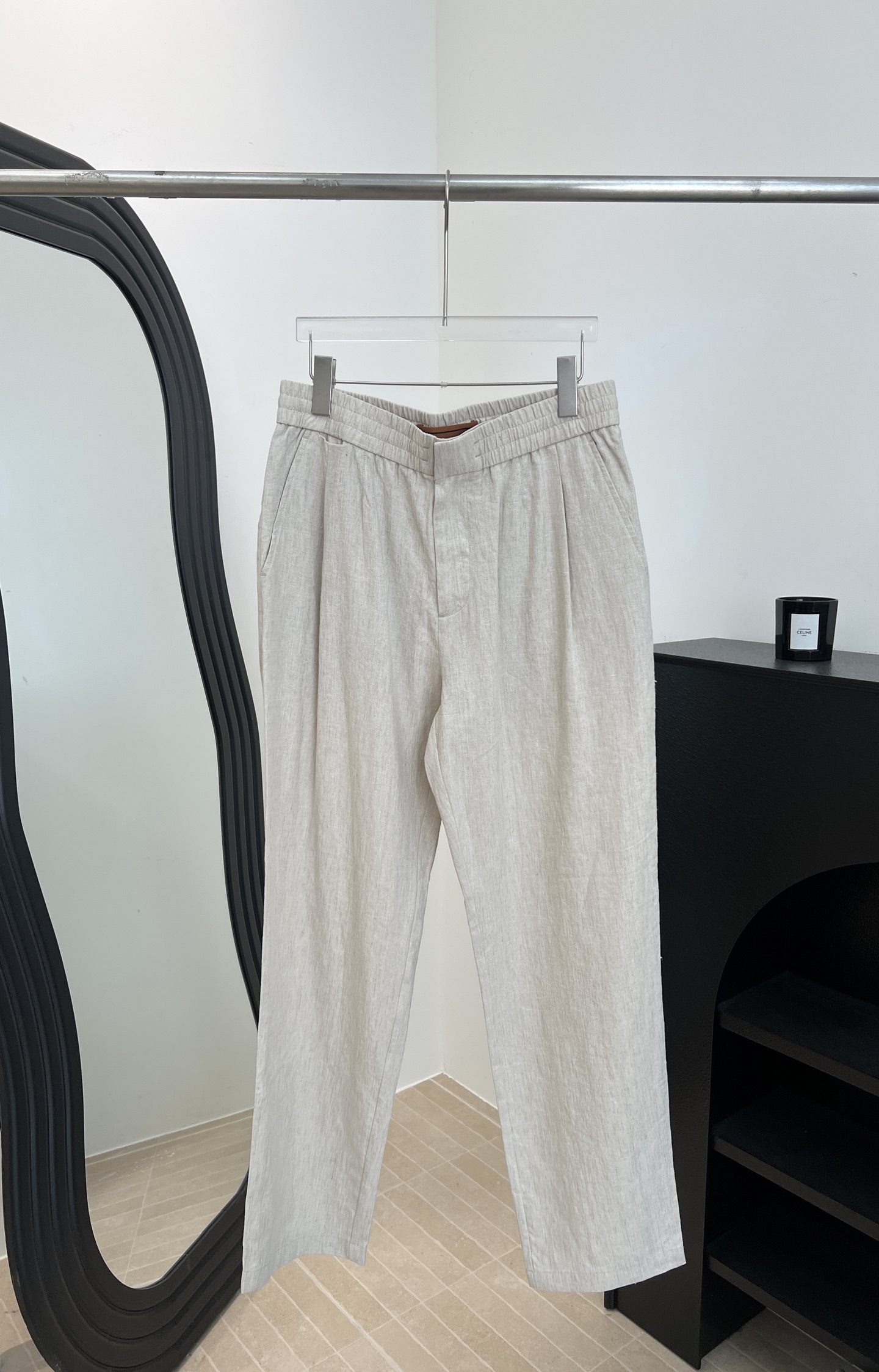 NO:758345,Men's Zegna spring and summer new linen and cotton blend straight casual trousers, the natural charm of linen material, suitable for wearing in hot weather, with flap pockets on the back, elastic waistband with inner slider, casual fit, size S M L XL XXL,,19860909男款Zegna 春夏新款 亚麻棉混纺直筒休闲长裤、亚麻材质的天然魅力、适合气候炎热时穿着、背面设有翻盖口袋、带內侧滑块的松紧腰带、休闲版型 码数S M L XL XXL,,,Women's clothing