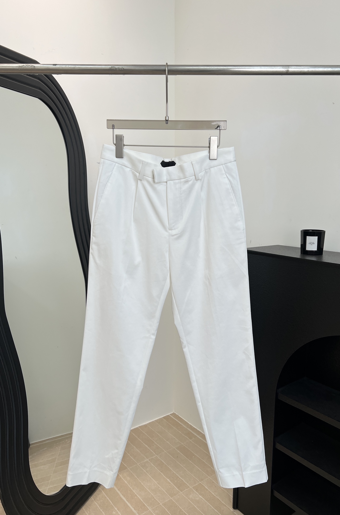 NO:758310,Men's TOM FORD TF spring and summer new style straight casual trousers, cotton blended fabric, comfortable and soft to the touch, slim straight fit to modify the leg shape, smooth lines, casual fit. Size S M L XL XXL,,tom ford,tom ford,19860909男款TOM FORD TF 春夏新款 直筒休闲西裤、棉质混纺面料、触感舒适柔软、修身直筒版型修饰腿型、线条流畅、休闲版型 码数S M L XL XXL,,tom ford,tom ford,,Women's clothing
