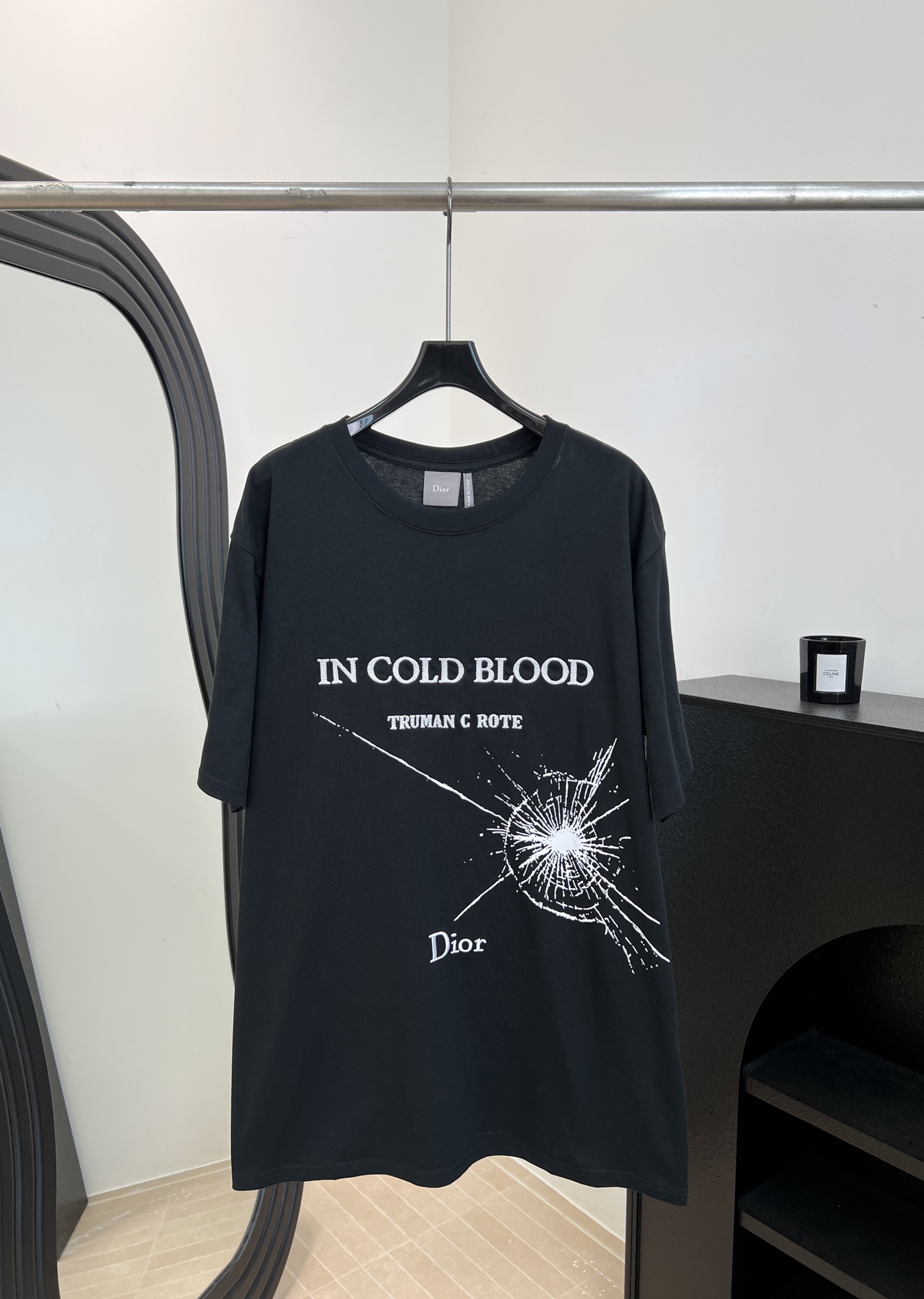 NO:759718,Dior's new spring and summer short-sleeved T-shirt with embroidered letters, the words 'NI Cold Blood' on the front + glass crack pattern, inspired by literature and visual art, casual fit, size S M L XL,, dior, T-shirt, tees, t-shirt,19860909Dior 春夏新款 刺绣字母短袖T恤、正面“NI Cold Blood”字样+玻璃裂纹图案、灵感来自文学与视觉艺术、休闲版型 码数S M L XL,,dior,T-shirt,tees，t-shirt,,Women's clothing