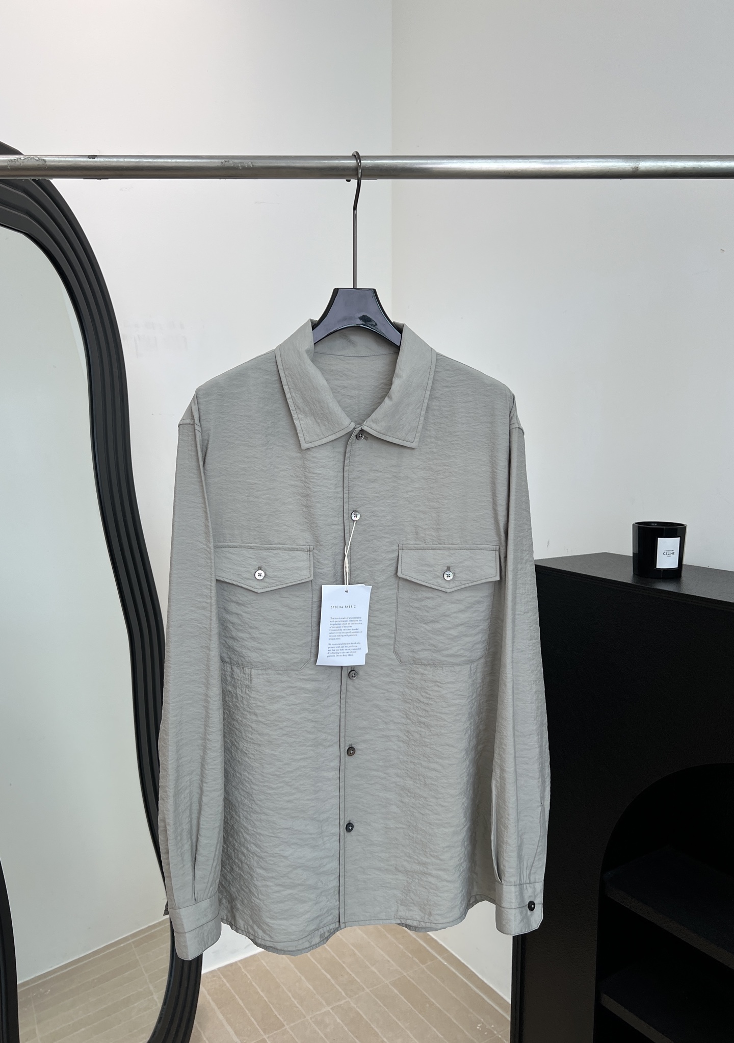 NO:800954,Men's LEMAIRE spring and summer new silk work shirt, made of mulberry silk blended fabric, soft and skin-friendly and anti-wrinkle, double work pockets on the chest, slightly loose fit, size S M L XL XXL,, shirts, real silk,19860909男款LEMAIRE 春夏新款 真丝工装衬衫、采用桑蚕丝混纺面料、软糯亲肤又抗皱、胸前双工装口袋、微宽松版型 码数S M L XL XXL,,shirts,real silk,,Women's clothing