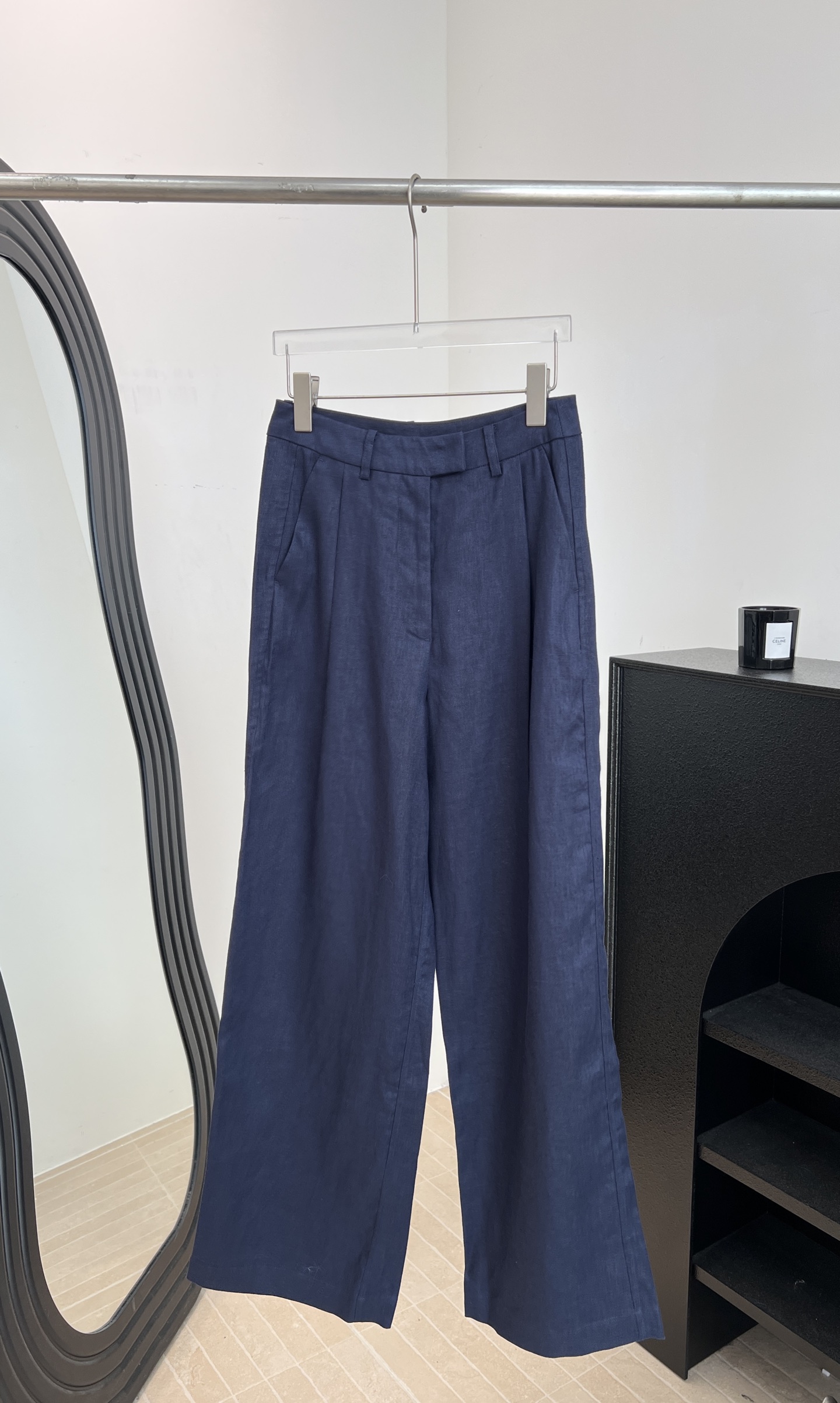 NO:876557,BC new spring and summer linen wide-leg casual pants, made of linen, breathable and moisture-absorbent, super comfortable to wear in summer, high-waisted straight design, slimming and modified leg shape, linen has natural drape, elastic waist + front pleat details, casual fit, size S M L XL,,19860909BC 春夏新款 亚麻阔腿休闲裤、采用亚麻透气又吸湿、夏天穿超舒服、高腰直筒设计、显瘦修饰腿型、亚麻自带垂感、松紧腰+前褶细节、休闲版型 码数S M L XL,,,Women's clothing