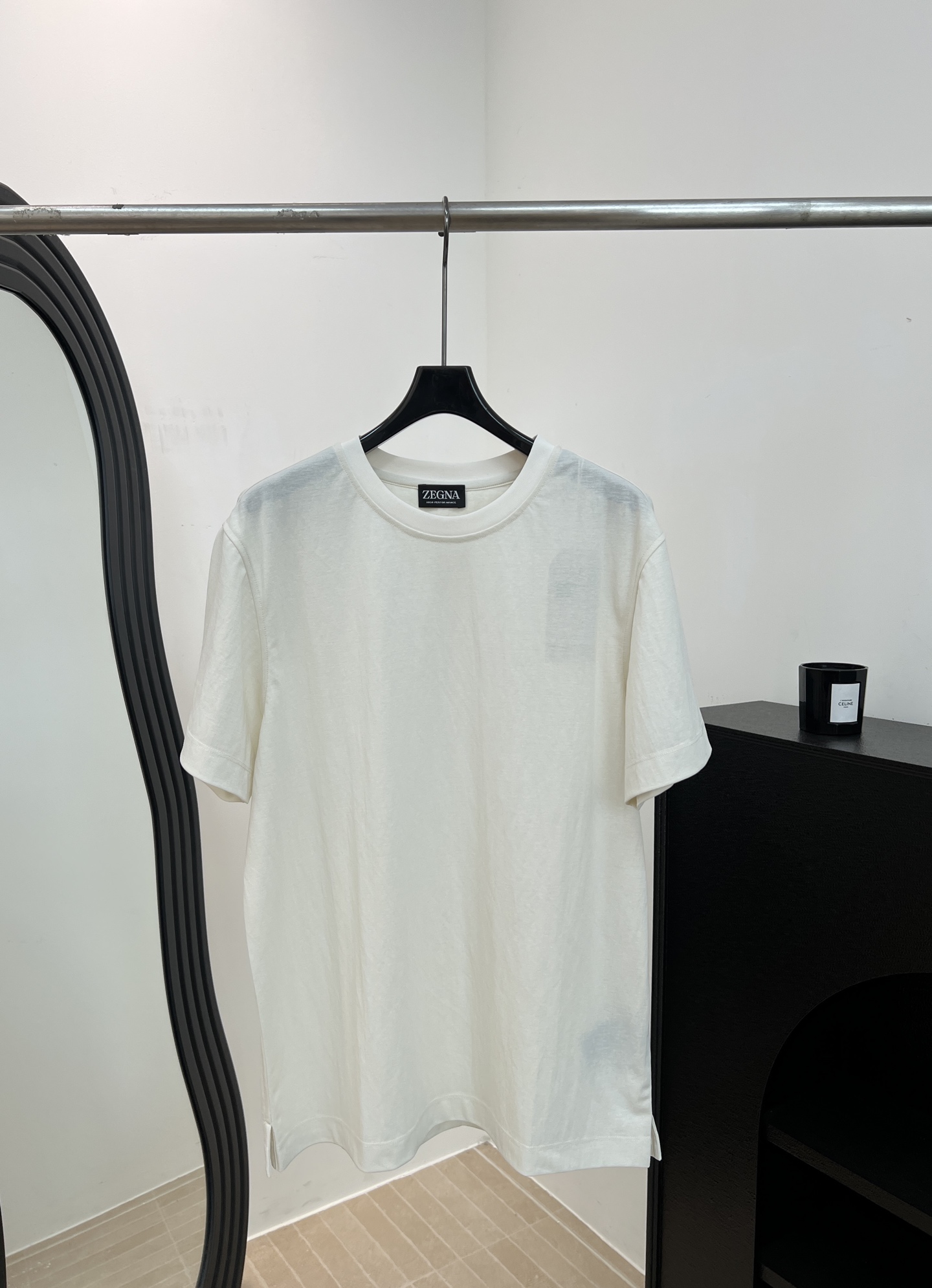 NO:801909,Men's Zegna spring and summer new style, solid color round neck short-sleeved T-shirt, made of cotton and linen blended fabric, no extra printing or decoration, Zegna brand label on the back neckline, casual fit, size S M L XL XXL,, T-shirt,19860909男款Zegna 春夏新款 纯色圆领短袖T、采用棉麻混纺面料、无多余印花或装饰、后领口处有Zegna 品牌标签、休闲版型 码数S M L XL XXL,,T-shirt,,Women's clothing