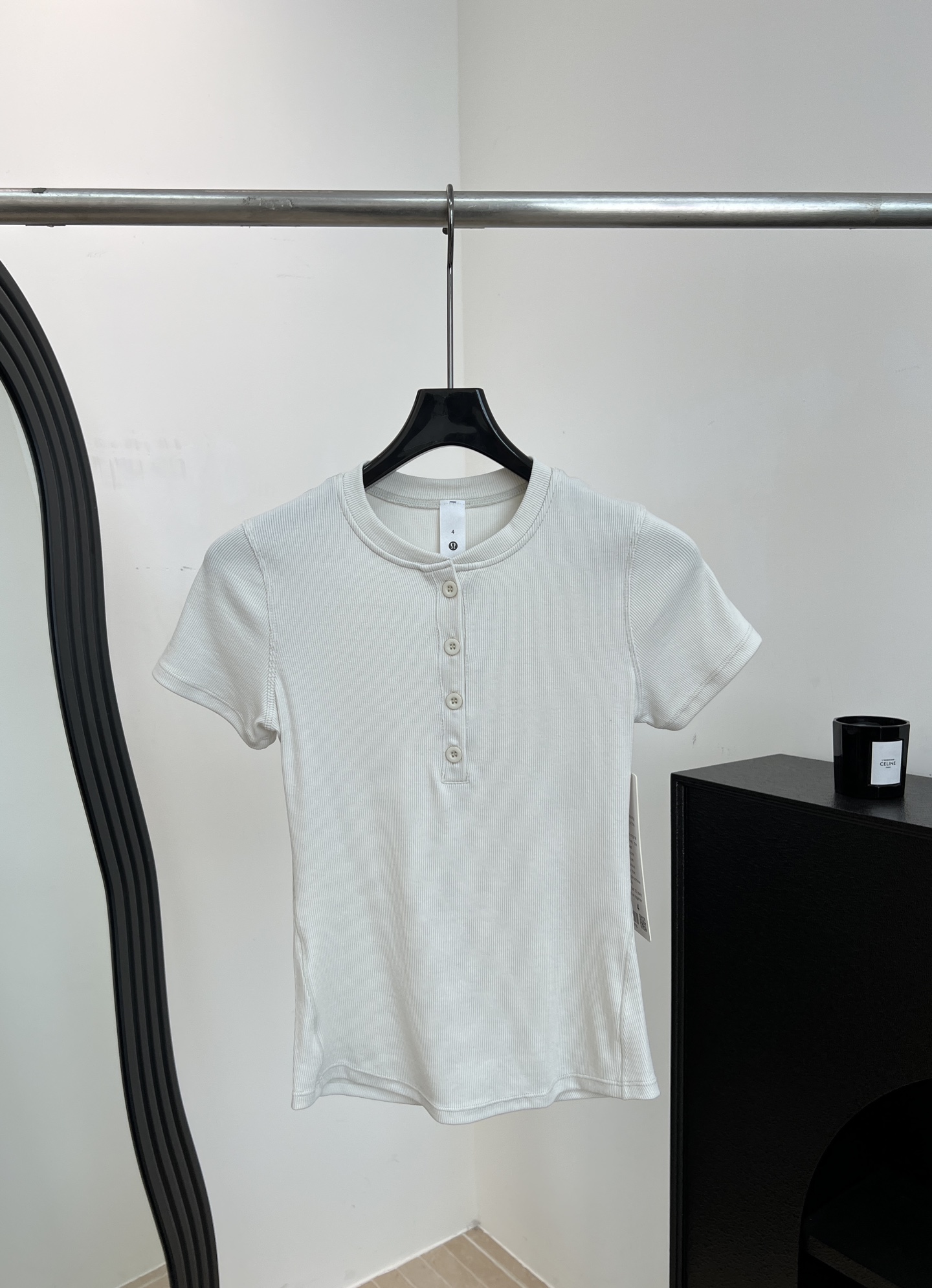 NO:804918,lululemon spring and summer new Henry collar short-sleeved T-shirt, threaded knitted fabric with good elasticity, close-fitting and comfortable, five-button design is retro and practical, round neck can be fully buttoned or two buttons unbuttoned, casual fit, size S M L,, T-shirt, tees, t-shirt,19860909lululemon 春夏新款 亨利领短袖T恤、螺纹针织面料弹性好、贴身舒适、五粒扣设计复古又实用、圆领可全扣或解开两粒、休闲版型 码数S M L,,T-shirt,tees，t-shirt,,Women's clothing