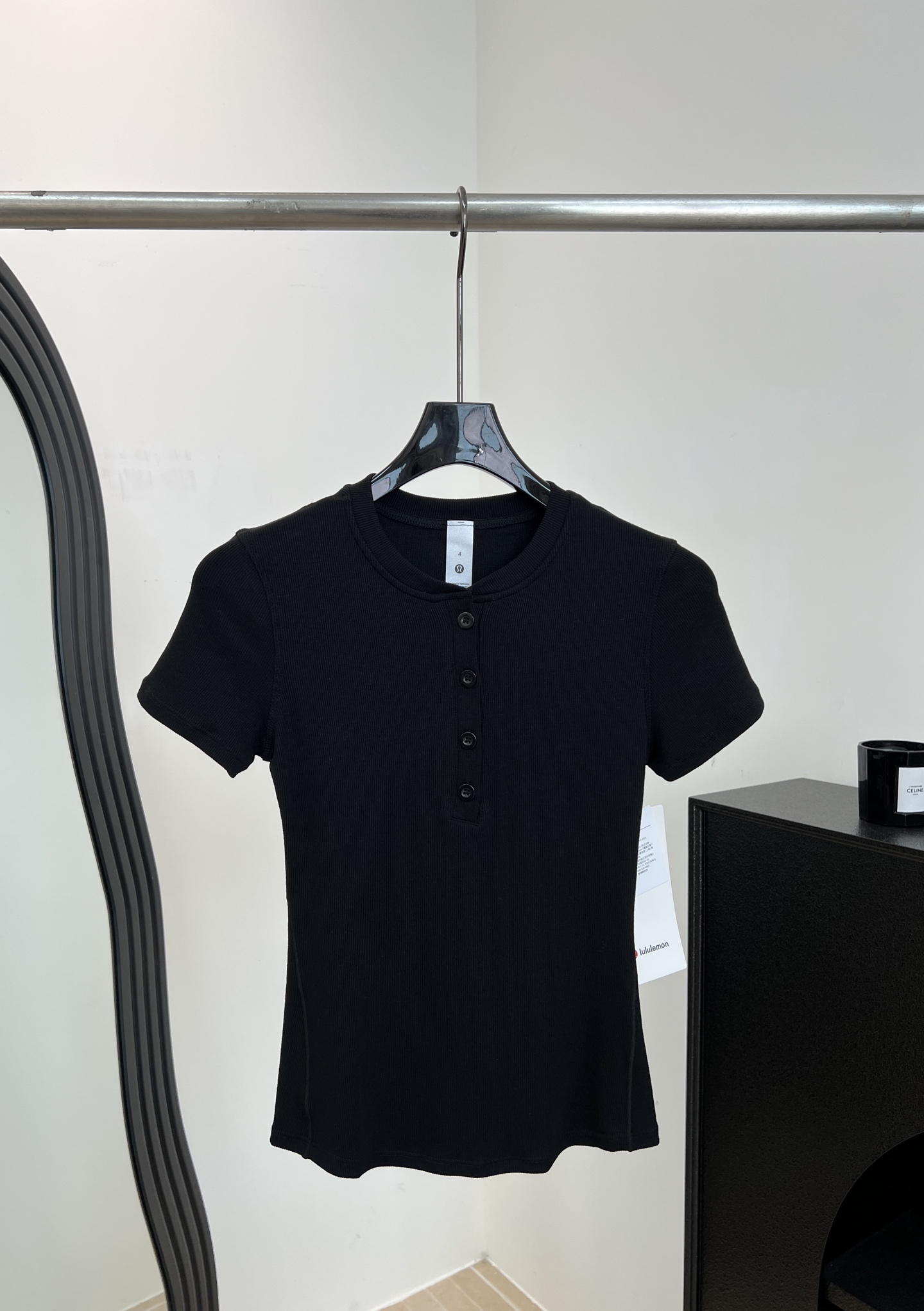 NO:835896,lululemon spring and summer new Henry collar short-sleeved T-shirt, threaded knitted fabric with good elasticity, close-fitting and comfortable, five-button design is retro and practical, round neck can be fully buttoned or two buttons unbuttoned, casual fit, size S M L,, T-shirt, tees, t-shirt,19860909lululemon 春夏新款 亨利领短袖T恤、螺纹针织面料弹性好、贴身舒适、五粒扣设计复古又实用、圆领可全扣或解开两粒、休闲版型 码数S M L,,T-shirt,tees，t-shirt,,Women's clothing
