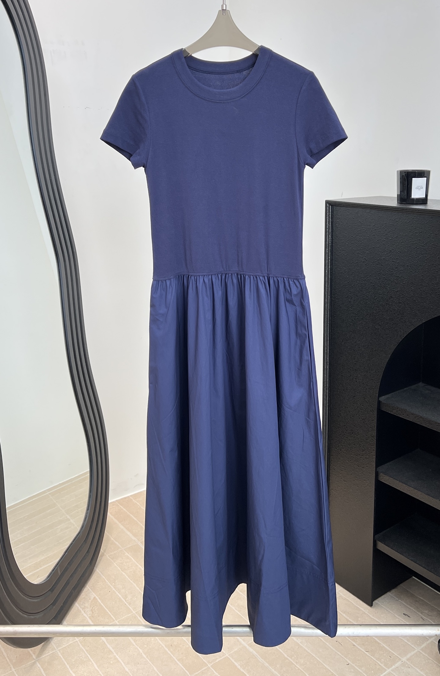 NO:804910,Ralph Lauren Spring and Summer new style spliced ​​dress, classic round neck short-sleeved design, waist spliced ​​A-line skirt, ankle-length skirt, casual fit, size S M L,,loro piana,skirts,T-shirt,19860909Ralph Lauren 拉夫劳伦 春夏新款 拼接连衣裙、经典圆领短袖设计、腰部拼接A字裙摆、裙长及踝、休闲版型 码数S M L,,loro piana,skirts,T-shirt,,Women's clothing