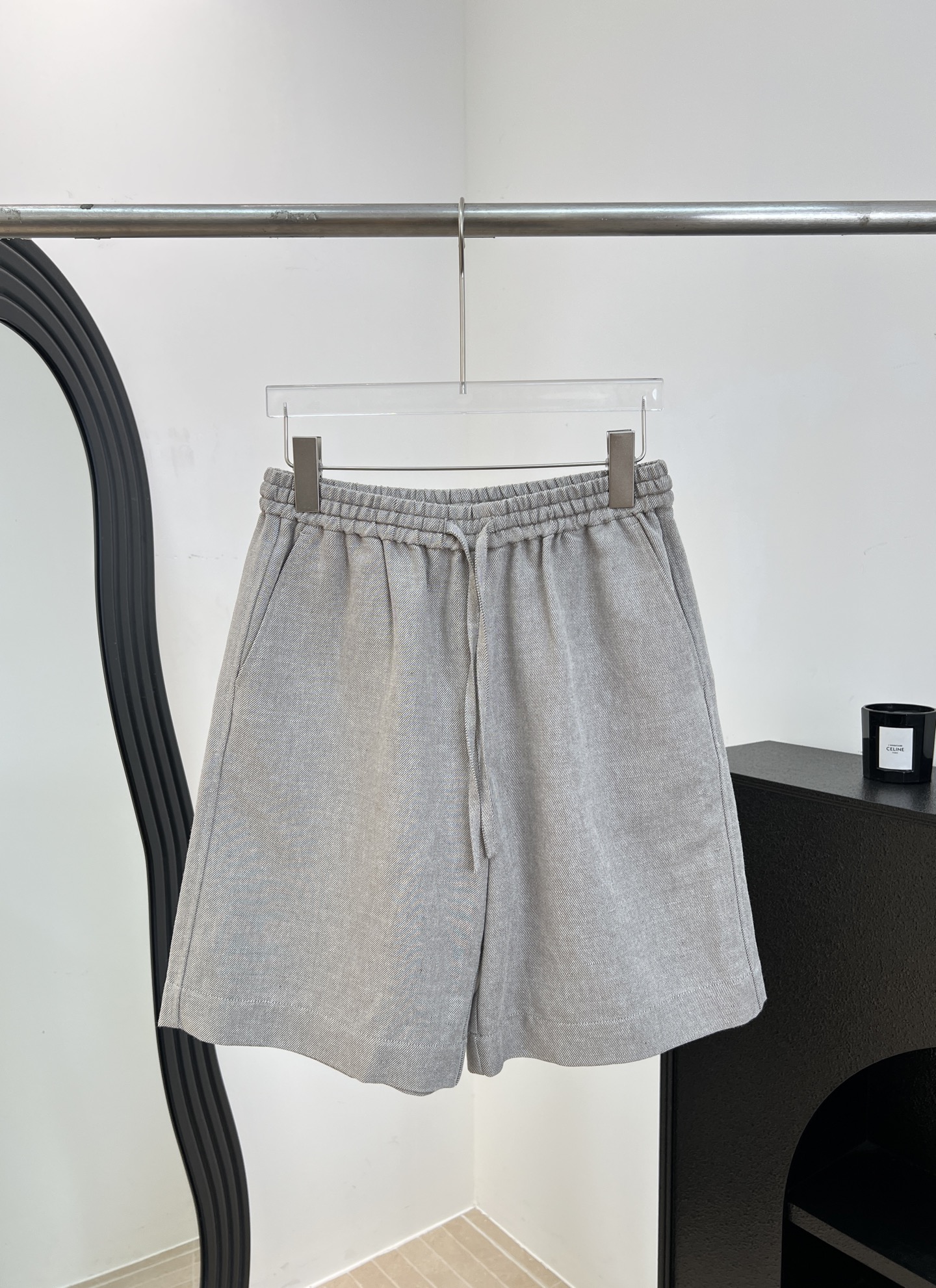 NO:869151,BC new spring and summer linen drawstring loose shorts, made of linen blended fabric, high-waisted drawstring design, adjustable elasticity to suit various body shapes, A-line wide-leg version, size S M L XL,,shorts,19860909BC 春夏新款 亚麻抽绳宽松短裤、采用亚麻混纺面料、高腰抽绳设计、松紧可调适合各种身材、A字阔腿版型 码数S M L XL,,shorts,,Women's clothing