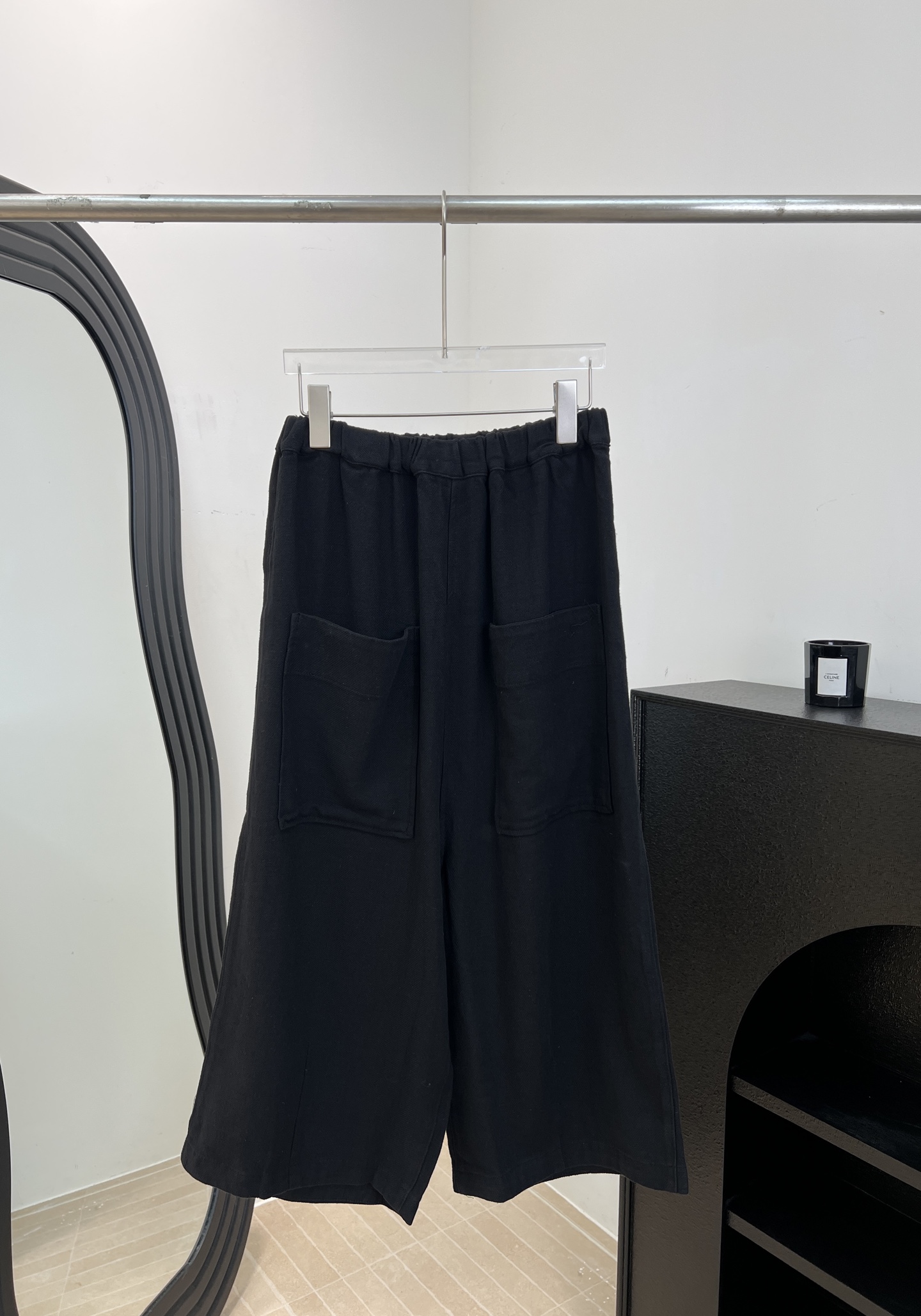 NO:869180,Designer brand spring and summer new linen casual wide-leg pants, made of linen breathable fabric, elastic waist design suitable for all body types, two large pockets on the front, cropped pants, straight fit, size F,,19860909设计师品牌 春夏新款 亚麻休闲阔腿裤、采用亚麻透气面料、松紧腰设计适合各种身材、正面有两个大口袋、七分裤 直筒版型 码数F,,,Women's clothing