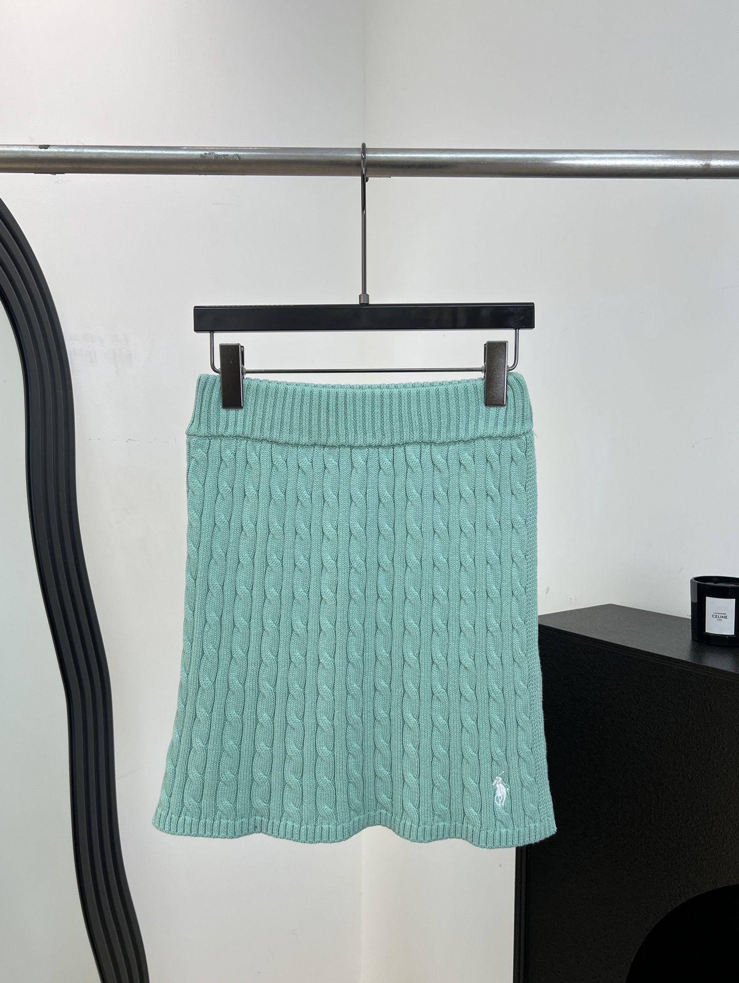 NO:837306,One set, Ralph Lauren spring and summer new classic cable knitted skirt, soft cotton knitted fabric, high waist hip design, modified waistline skirt with slight waves, casual fit, size S M L,, loro piana, skirts,19860909一套出,Ralph Lauren 拉夫劳伦 春夏新款 经典绞花纹理针织半裙、棉质柔软针织面料、高腰包臀设计、修饰腰线裙摆微波浪、休闲版型 码数S M L,,loro piana,skirts,,Women's clothing