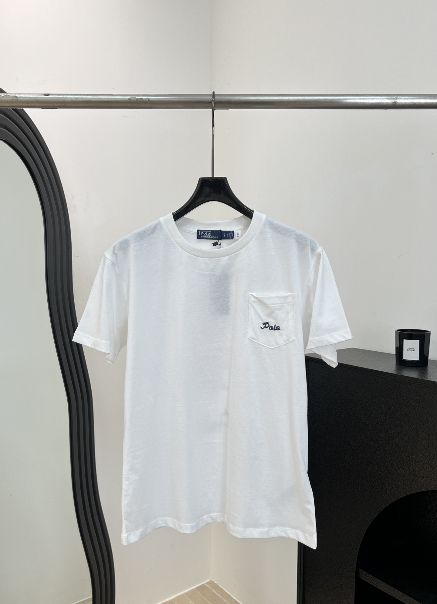 NO:877475,Ralph Laure* Spring and summer new model, classic white pocket T-shirt, pure cotton material, soft and breathable chest pocket + 'Polo' embroidery, puppy print and letter embroidery on the back, casual fit, size S M L XL,, loro piana, tees, t-shirt,19860909Ralph Laure* 拉夫劳* 春夏新款 经典白色口袋T恤、纯棉材质柔软透气胸前小口袋+“Polo”刺绣、后面有小狗印花和字母刺绣、休闲版型 码数S M L XL,,loro piana,tees，t-shirt,,Women's clothing