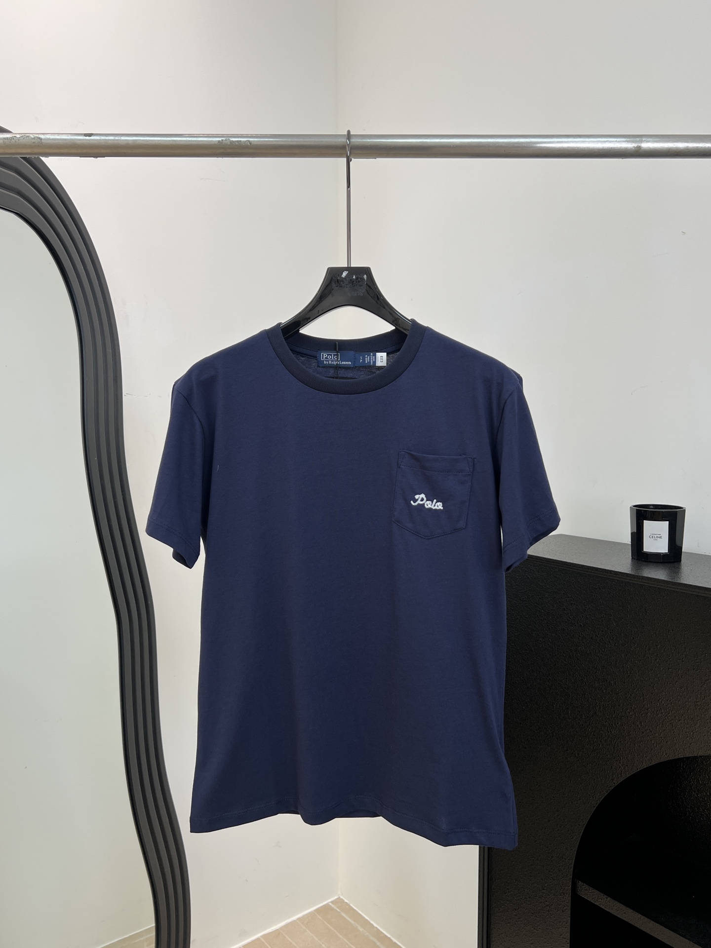 NO:841159,Ralph Laure* Spring and summer new model, classic white pocket T-shirt, pure cotton material, soft and breathable chest pocket + 'Polo' embroidery, puppy print and letter embroidery on the back, casual fit, size S M L XL,, loro piana, tees, t-shirt,19860909Ralph Laure* 拉夫劳* 春夏新款 经典白色口袋T恤、纯棉材质柔软透气胸前小口袋+“Polo”刺绣、后面有小狗印花和字母刺绣、休闲版型 码数S M L XL,,loro piana,tees，t-shirt,,Women's clothing