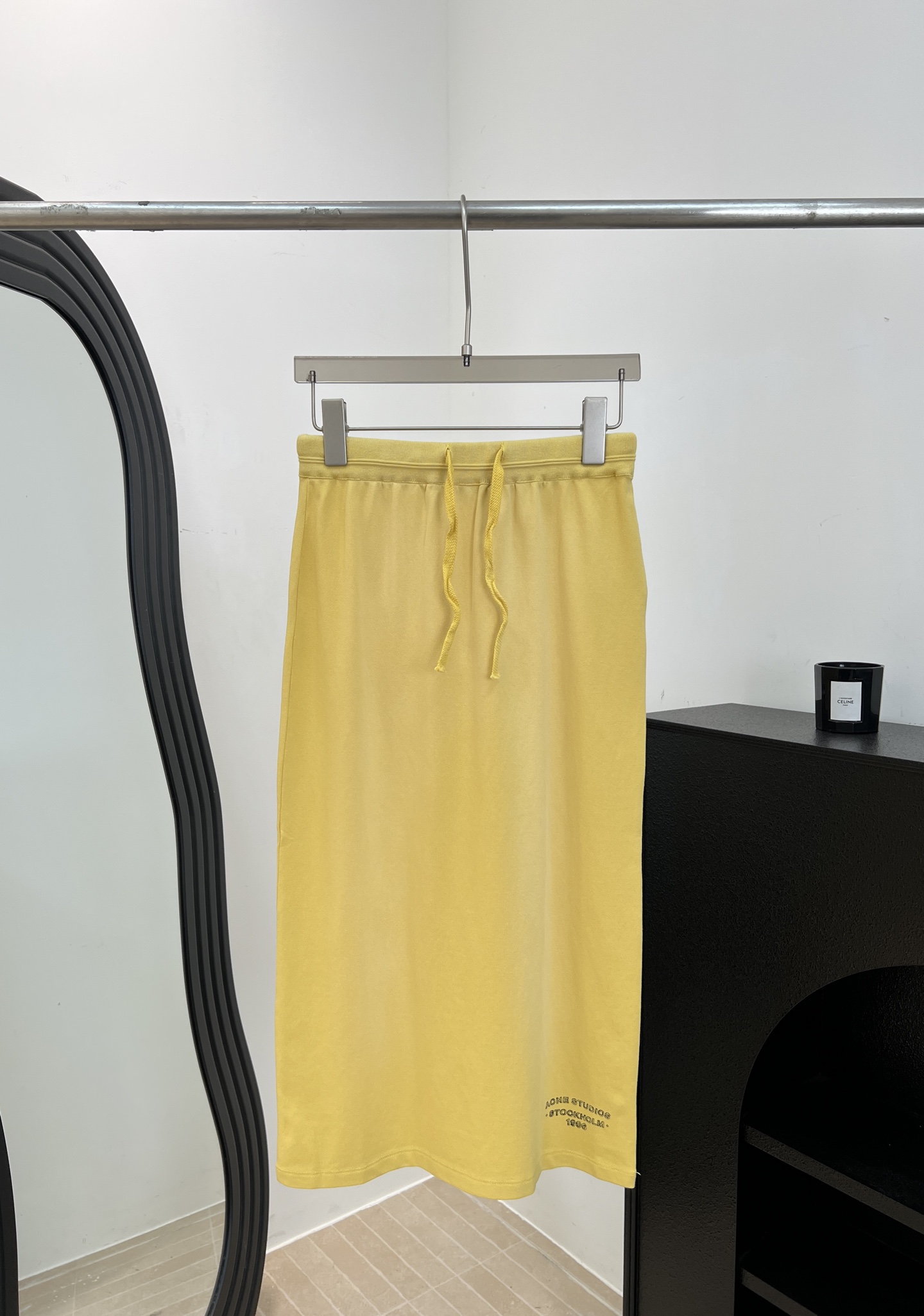NO:877483,Acne Studio* new spring and summer style distressed skirt with logo tie, made of soft knitted fabric, elastic waist drawstring design, simple and brand logo, casual fit, size S M L,,acne studios,dior,skirts,19860909Acne Studio* 春夏新款 徽标系带做旧半裙、采用柔软针织面料、松紧腰抽绳设计、简约又有品牌标识、休闲版型 码数S M L,,acne studios,dior,skirts,,Women's clothing