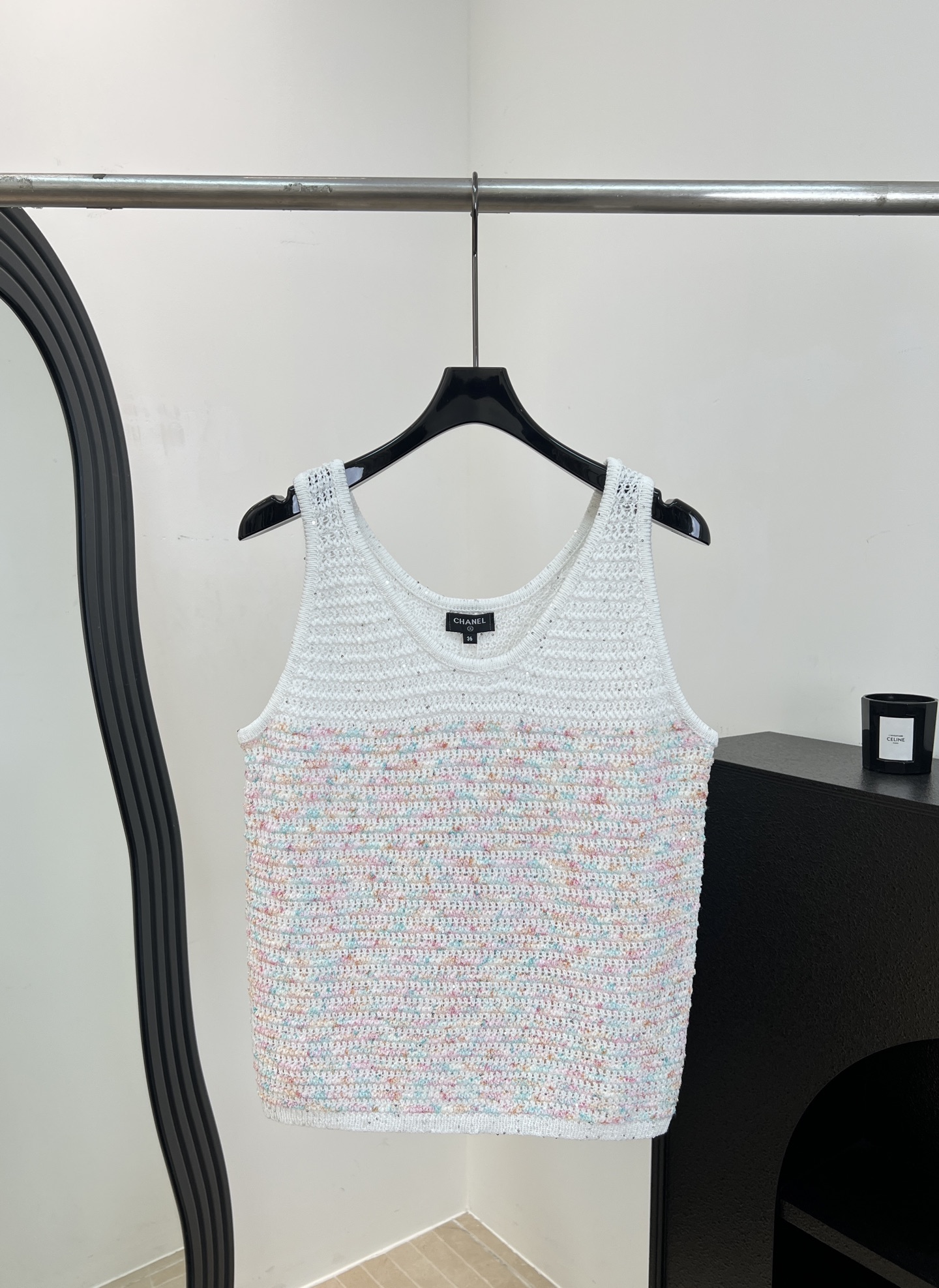 NO:841997,Chane* Xiaoxiang spring and summer new color dot stitching knitted vest, yarn interweaving to create soft color layers hollow knitting technology, U-shaped collar halter neck design, casual version size S M L,,chanel,19860909Chane* 小香 春夏新款 彩点拼接针织背心、纱线交织出柔和色彩层次镂空针织工艺、U型领挂脖设计、休闲版型 码数S M L,,chanel,,Women's clothing